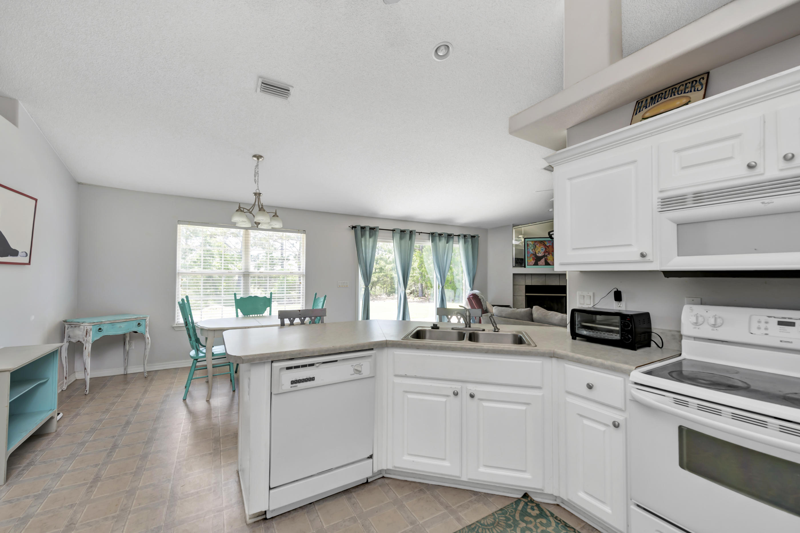 HOLLEY BY THE SEA - Residential