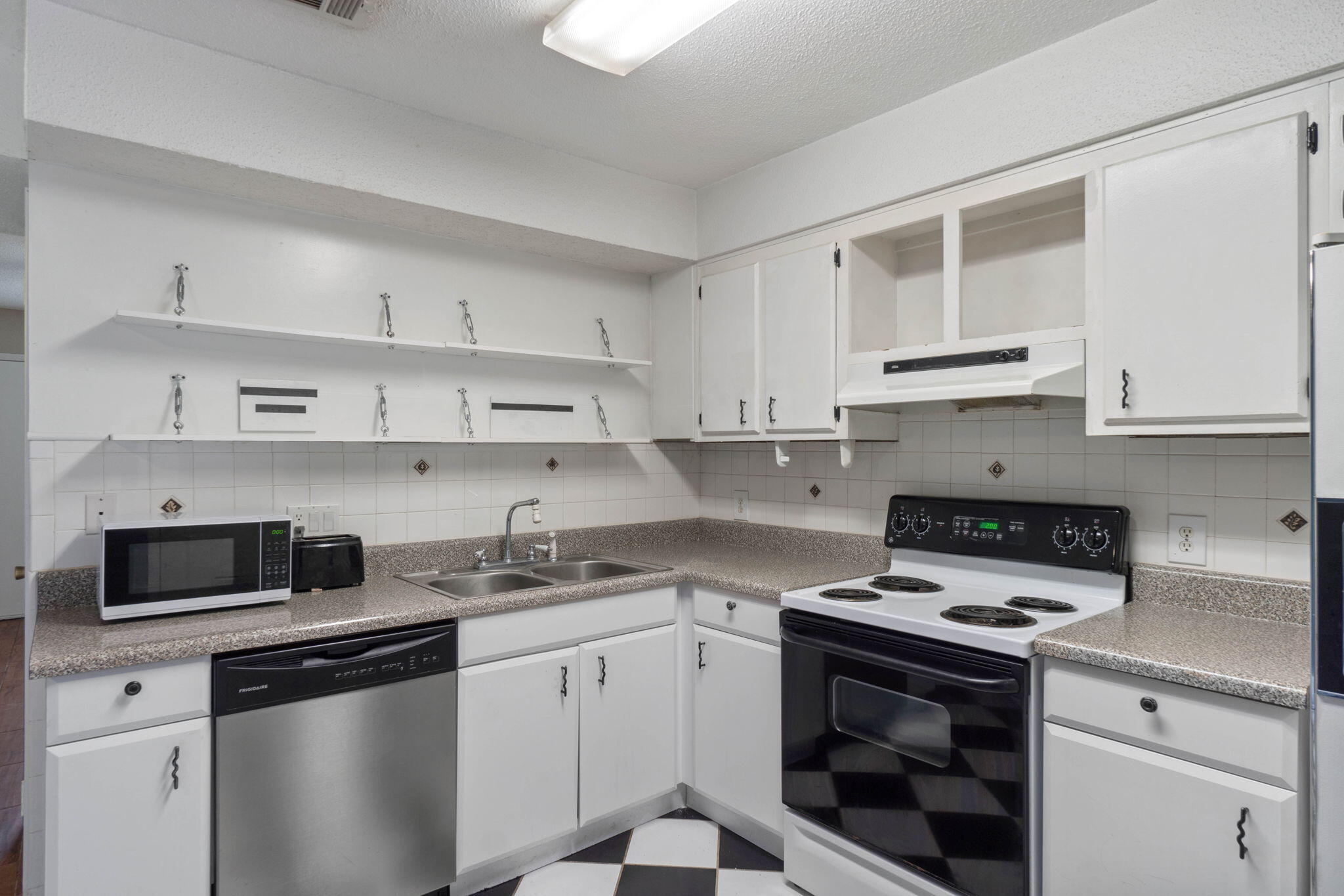 BROWNSVILLE STATION 2 - Residential Lease