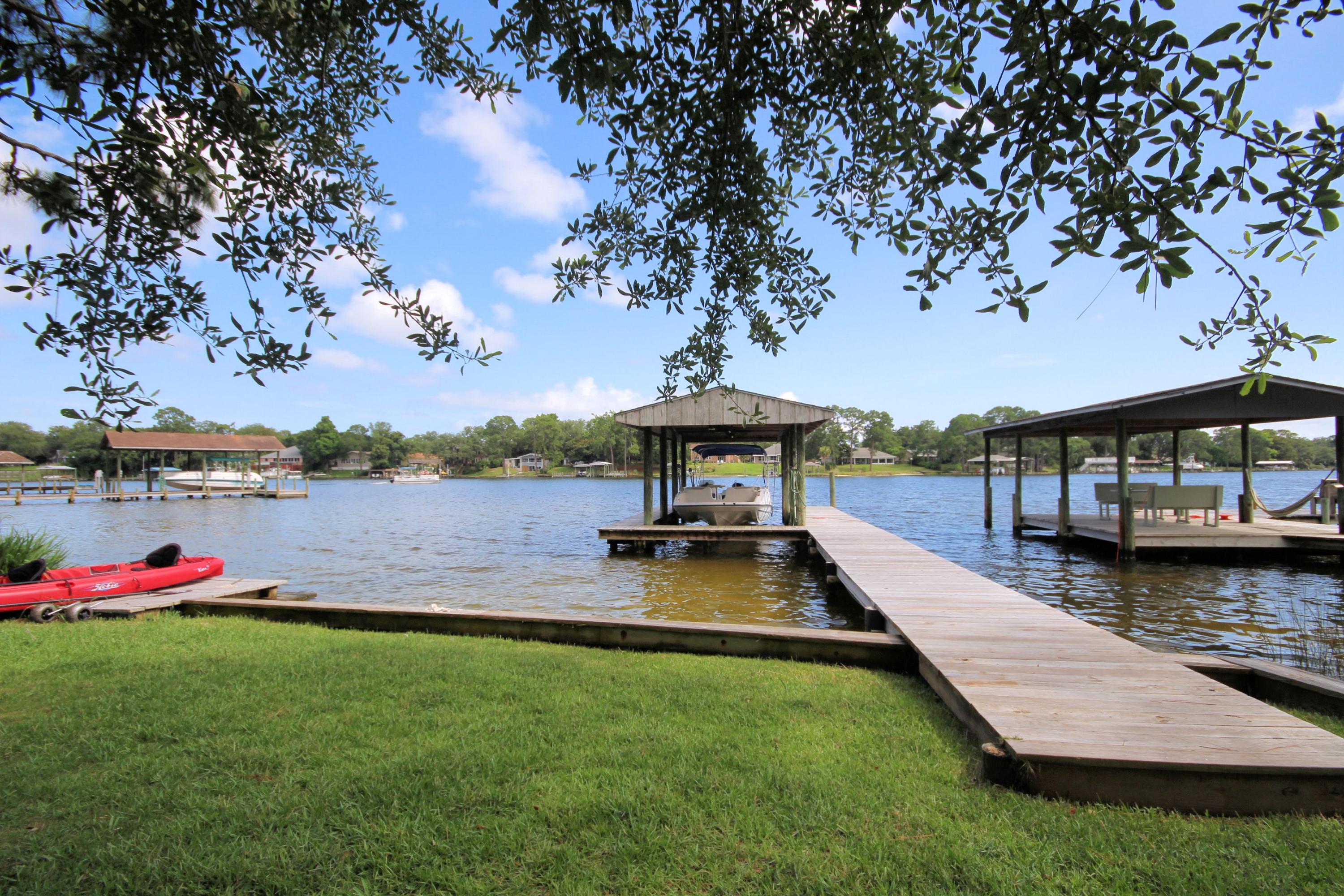 BAYOU POQUITO - Residential
