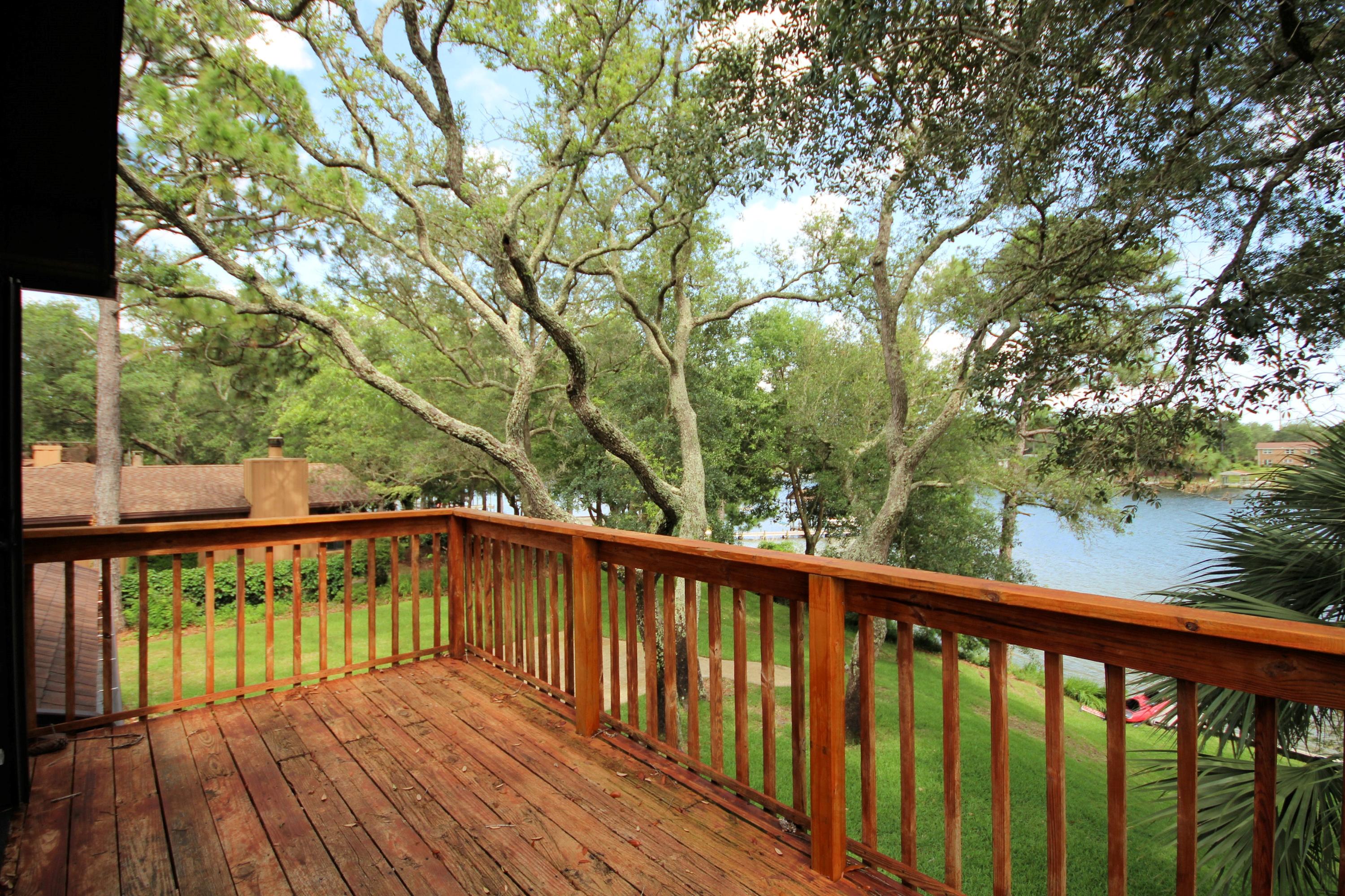 BAYOU POQUITO - Residential