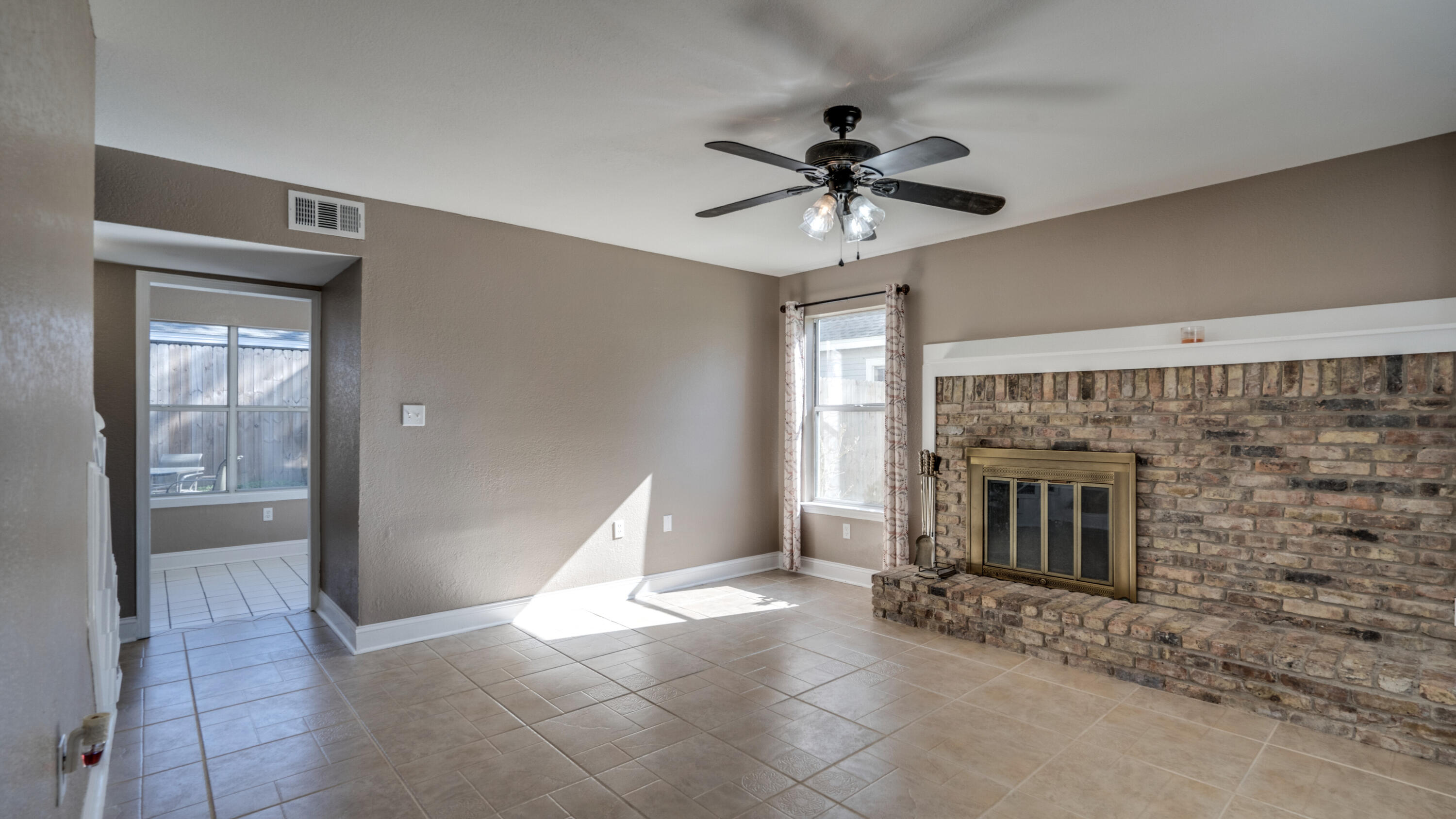 CANDLEWOOD VILLAGE LOT 12 BLK A - Residential