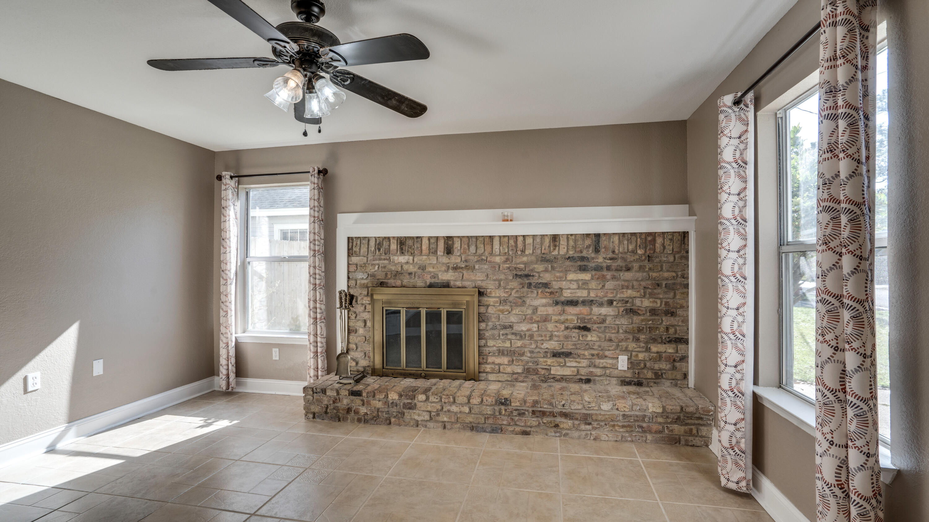 CANDLEWOOD VILLAGE LOT 12 BLK A - Residential