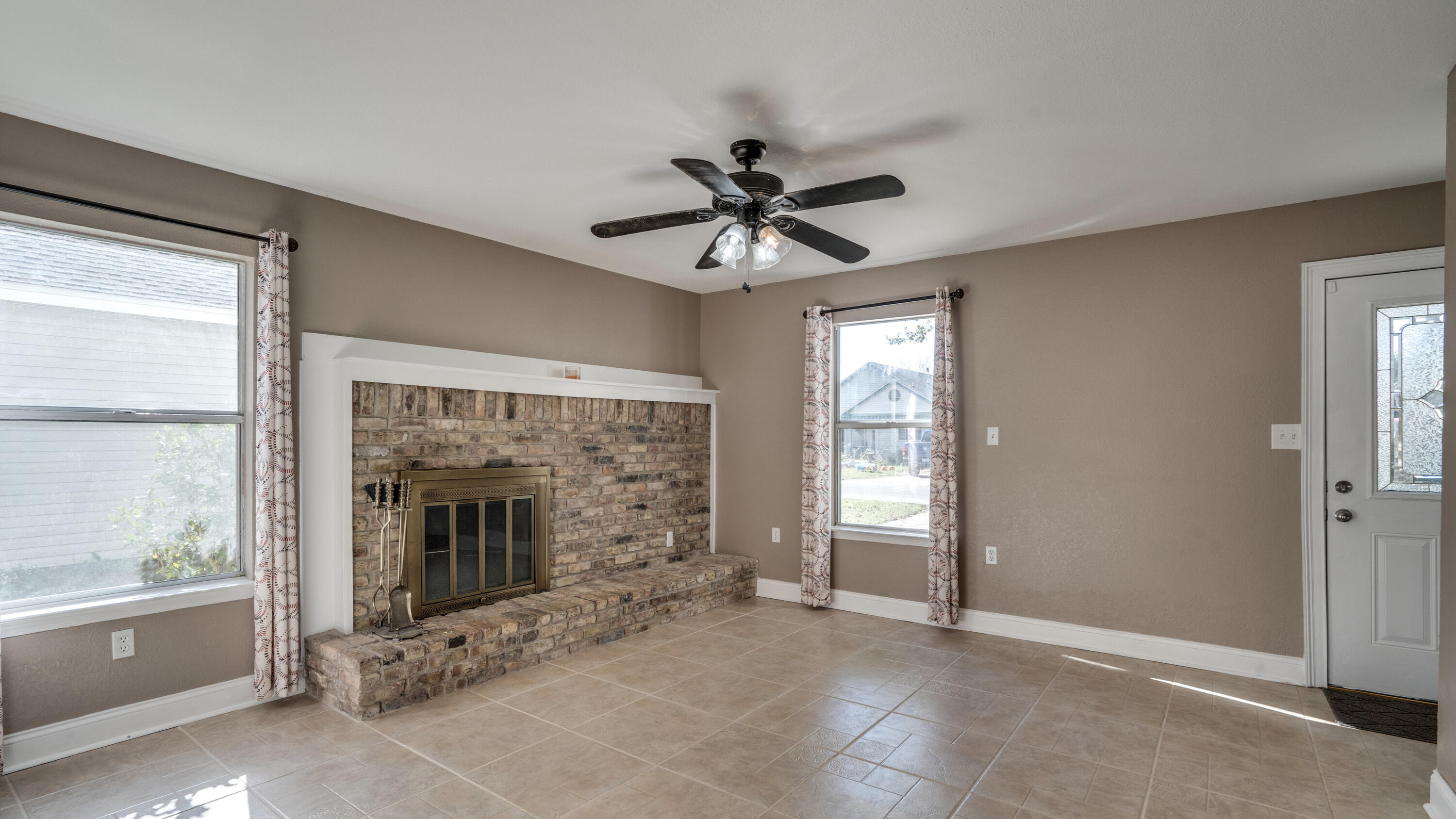 CANDLEWOOD VILLAGE LOT 12 BLK A - Residential