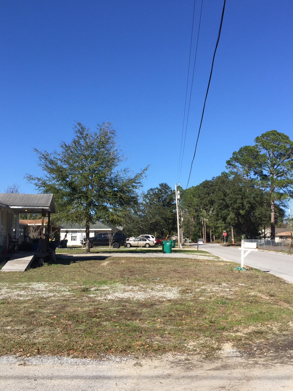 Calling ALL builders!! Corner lot with great potential. This lot is conveniently located in the heart of Niceville where you will be close to everything. Value in the land.