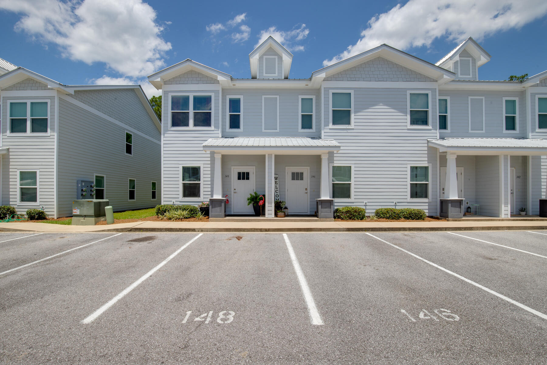 Beautiful 3BR/2.5BA corner townhome in Verandas at Freeport featuring an open layout with quartz countertops, stainless steel appliances, crown molding, and luxury vinyl flooring. As an end unit, it's filled with extra natural light from additional windows. Includes a cozy office nook and a private upstairs primary suite with peaceful green space views. Enjoy resort-style amenities including a pool, BBQ pavilion, gazebo, basketball court, and on-site pickleball court. Minutes from Emerald Coast beaches, Hwy 331, schools, shopping, and dining.