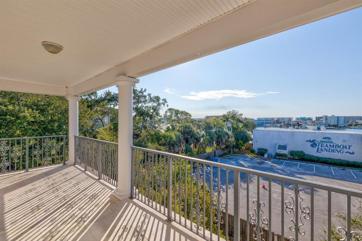 FRENCH QUARTERS - Residential