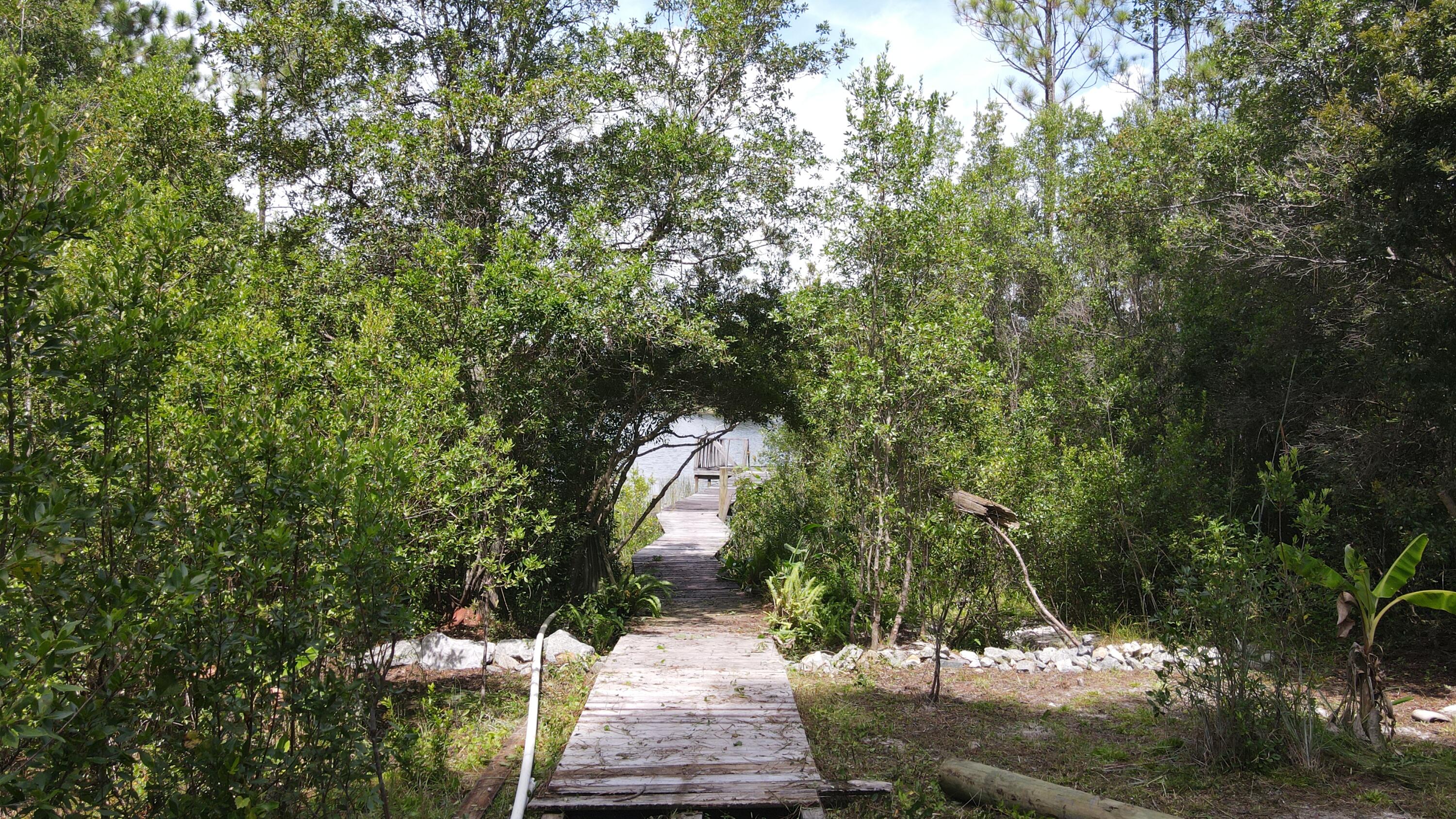 IMPERIAL LAKES - Land