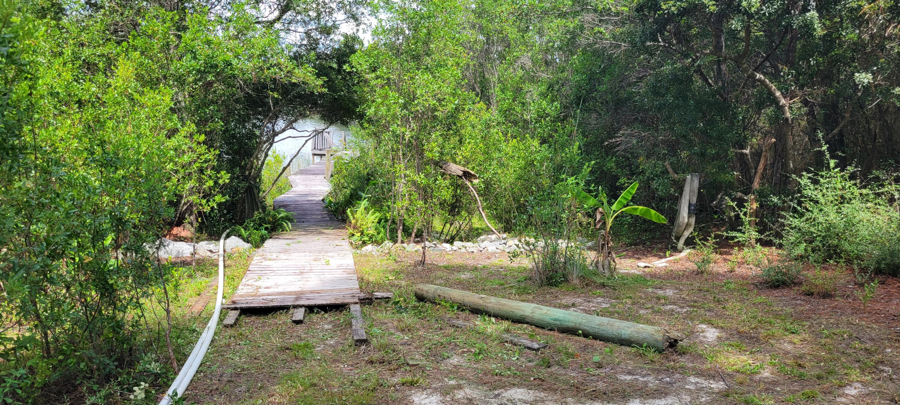 IMPERIAL LAKES - Land