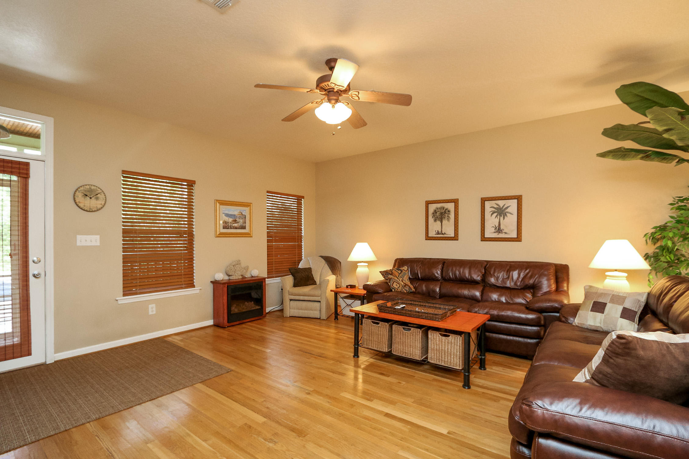 MAGNOLIA BEACH - Residential