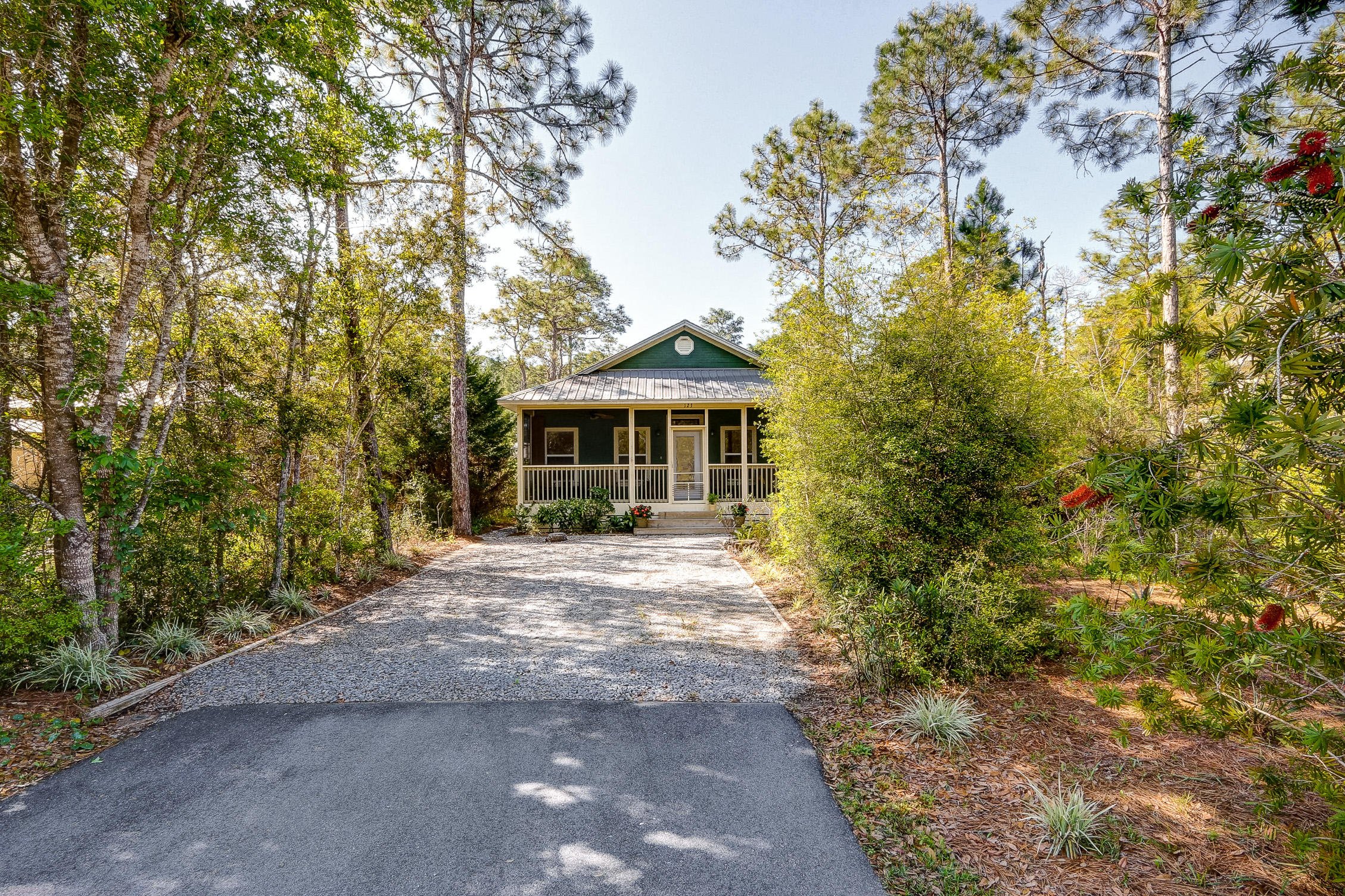 MAGNOLIA BEACH - Residential