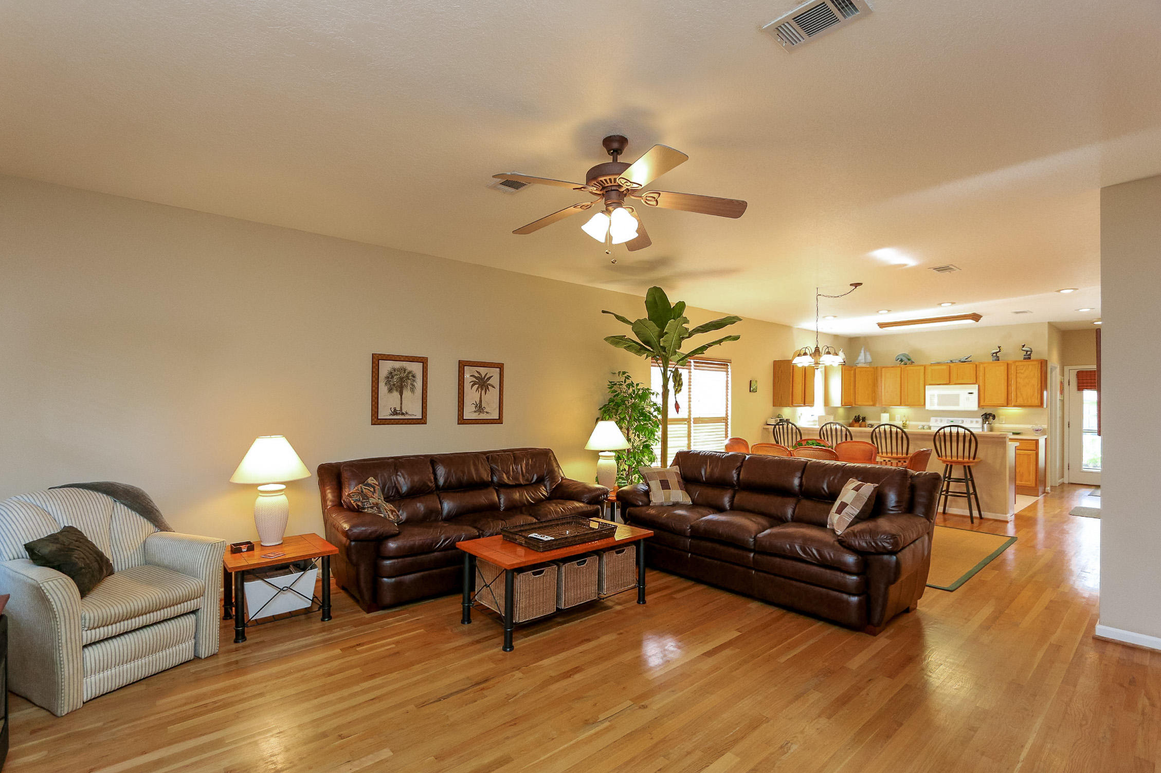 MAGNOLIA BEACH - Residential