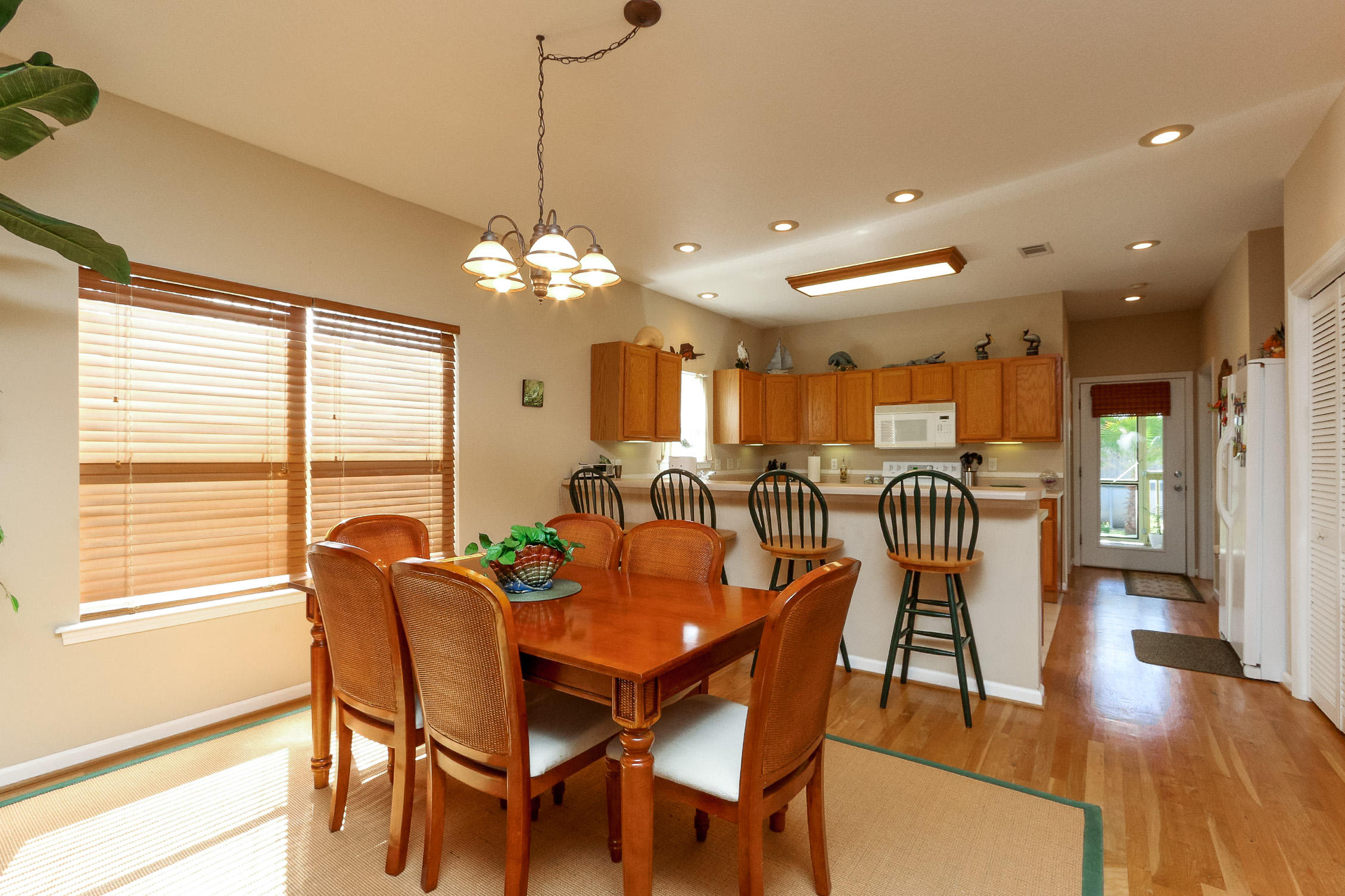 MAGNOLIA BEACH - Residential