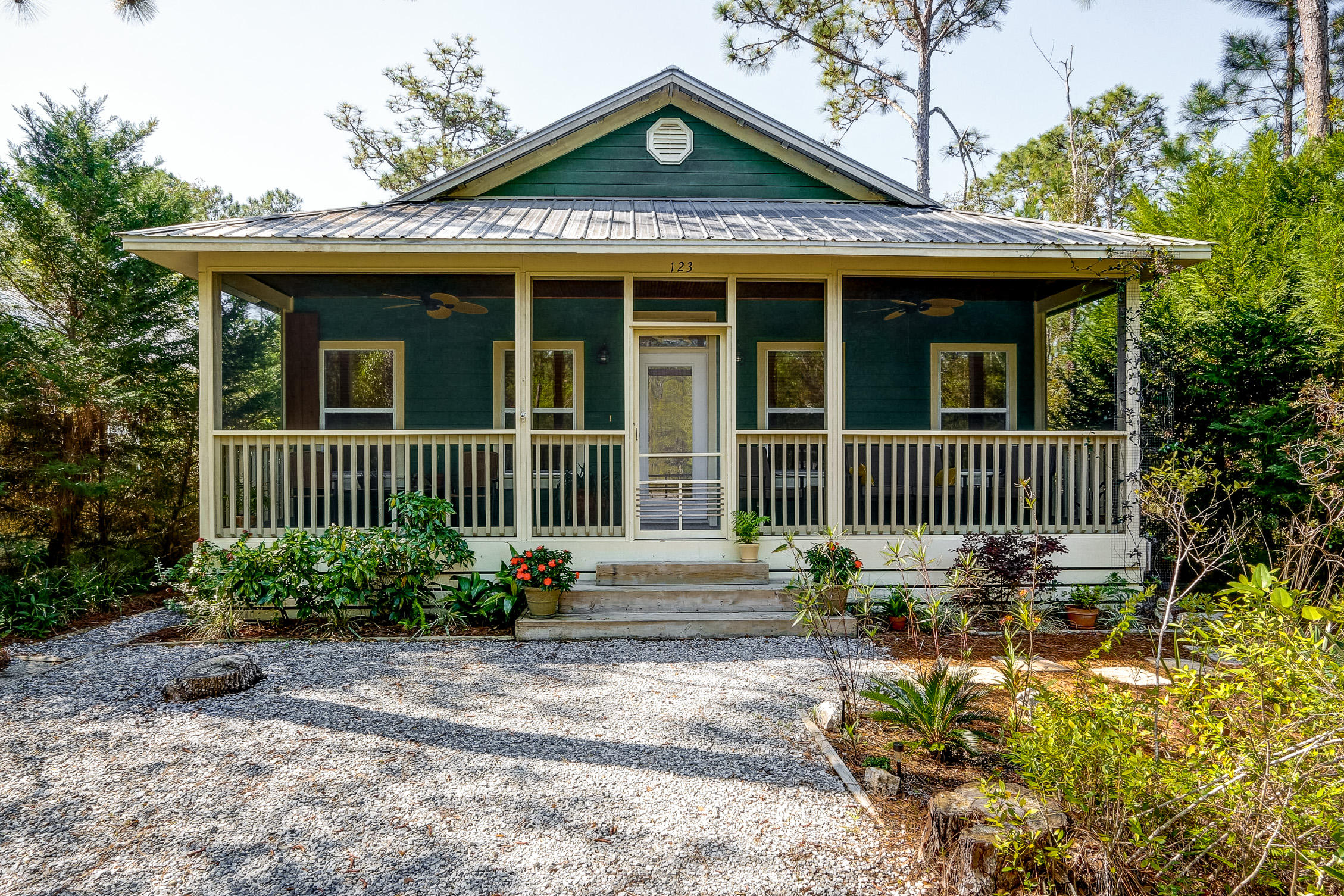 MAGNOLIA BEACH - Residential