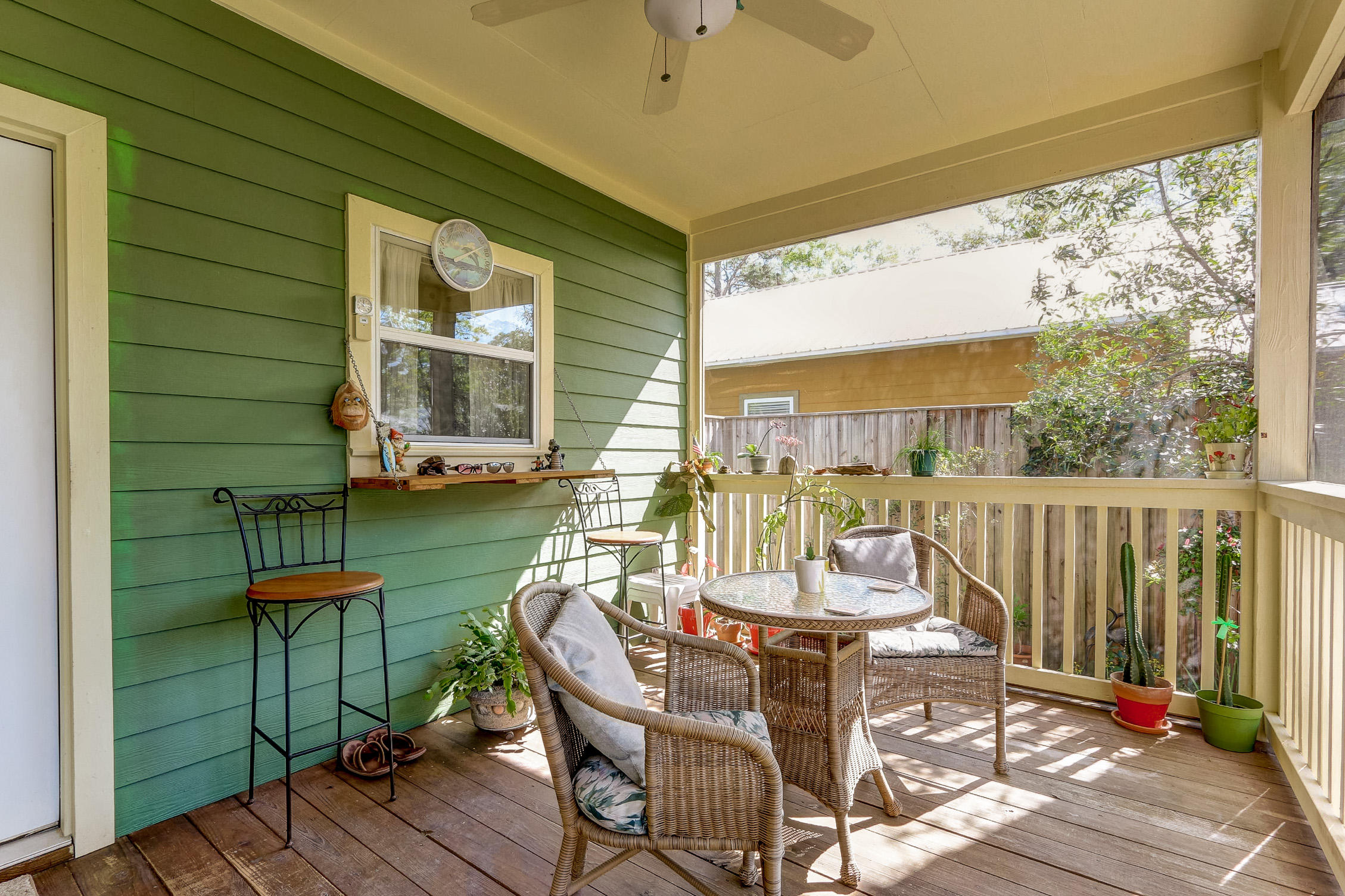 MAGNOLIA BEACH - Residential