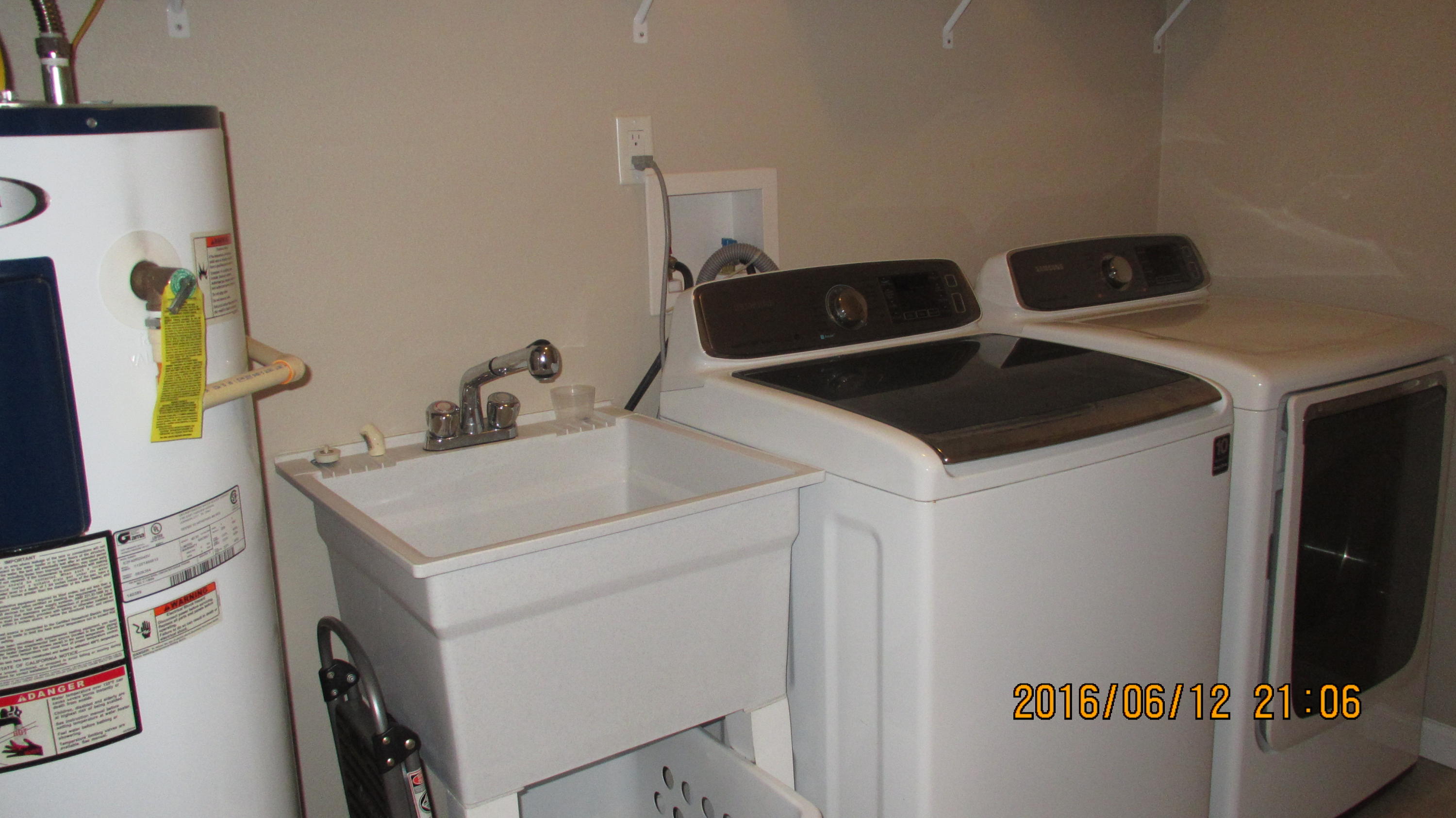 CANDLEWOOD VILLAGE - Residential Lease