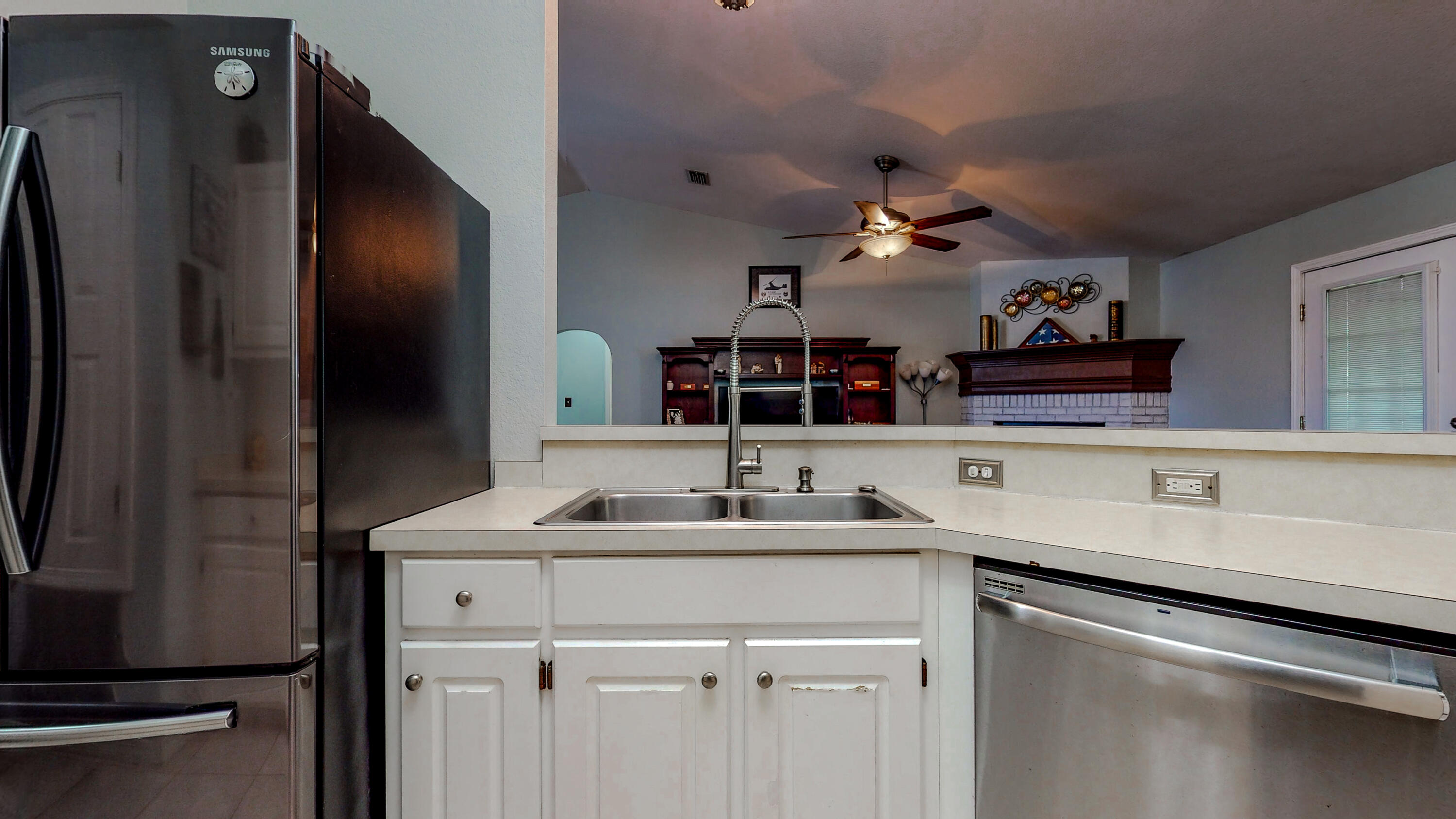 HOLLEY BY THE SEA - Residential