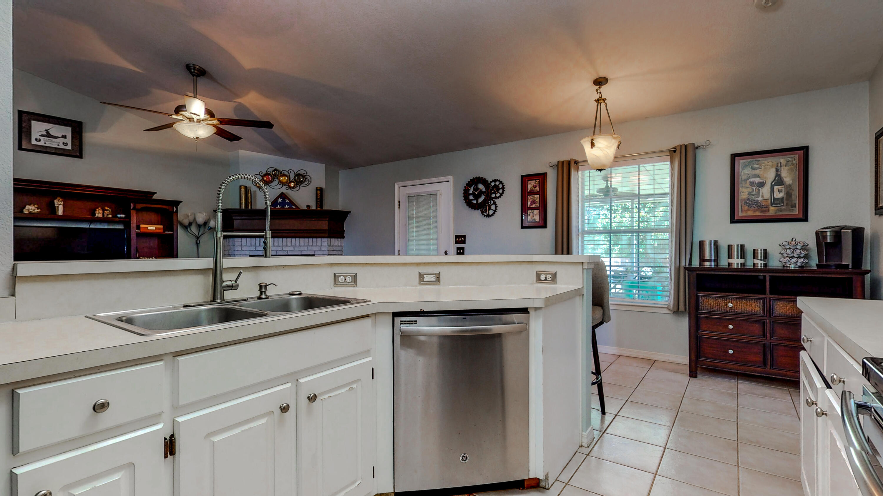 HOLLEY BY THE SEA - Residential