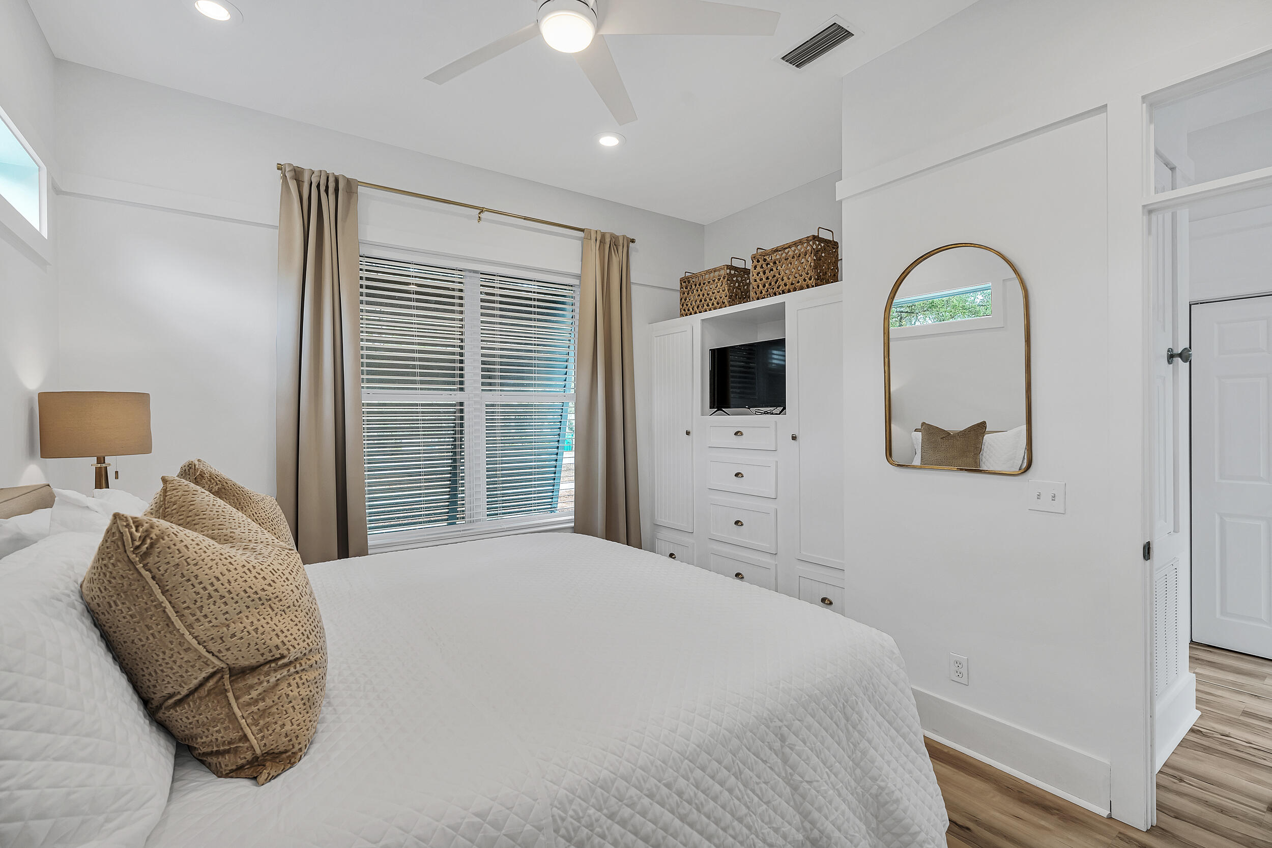 LAKEWOOD ESTATES - Residential