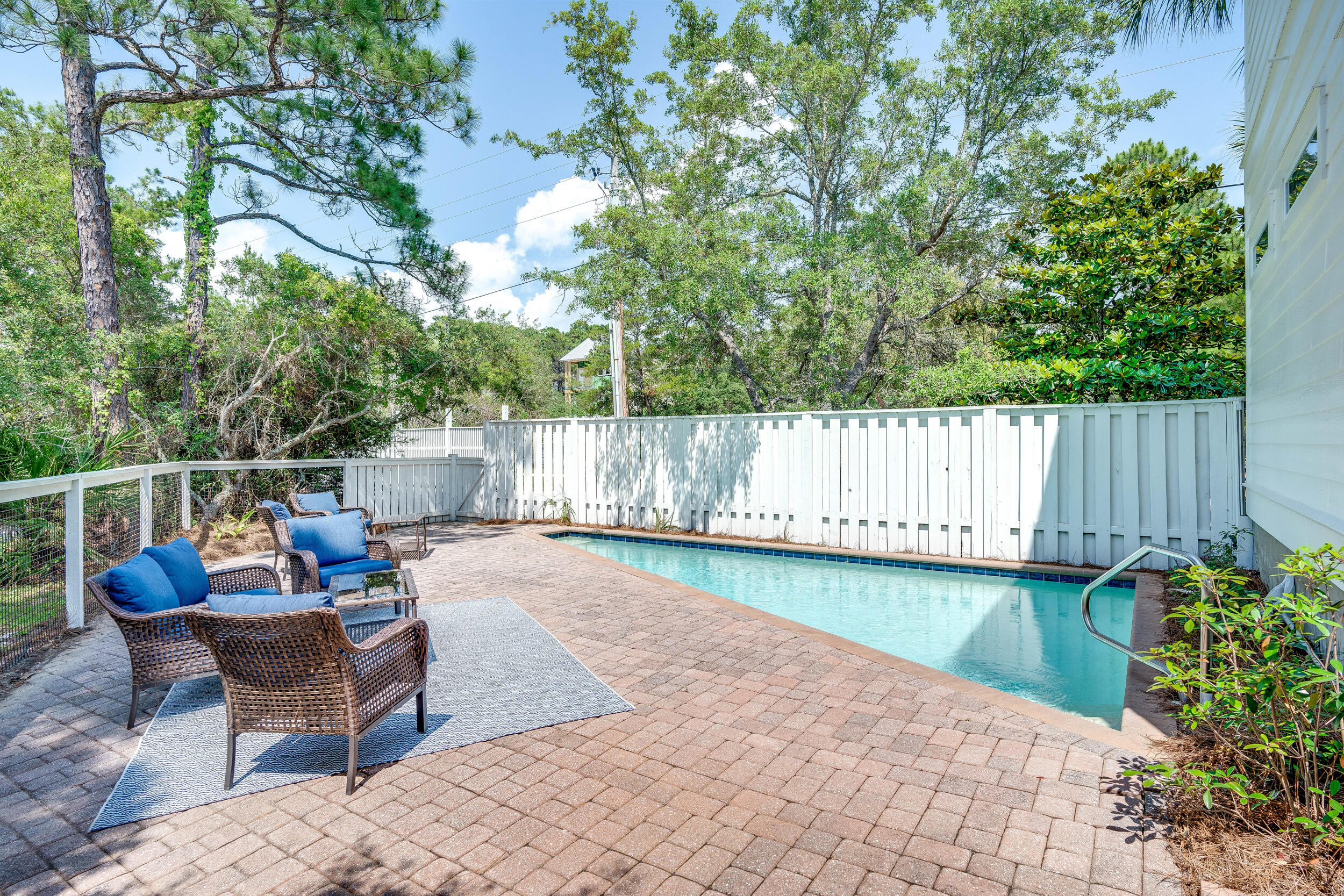 LAKEWOOD ESTATES - Residential