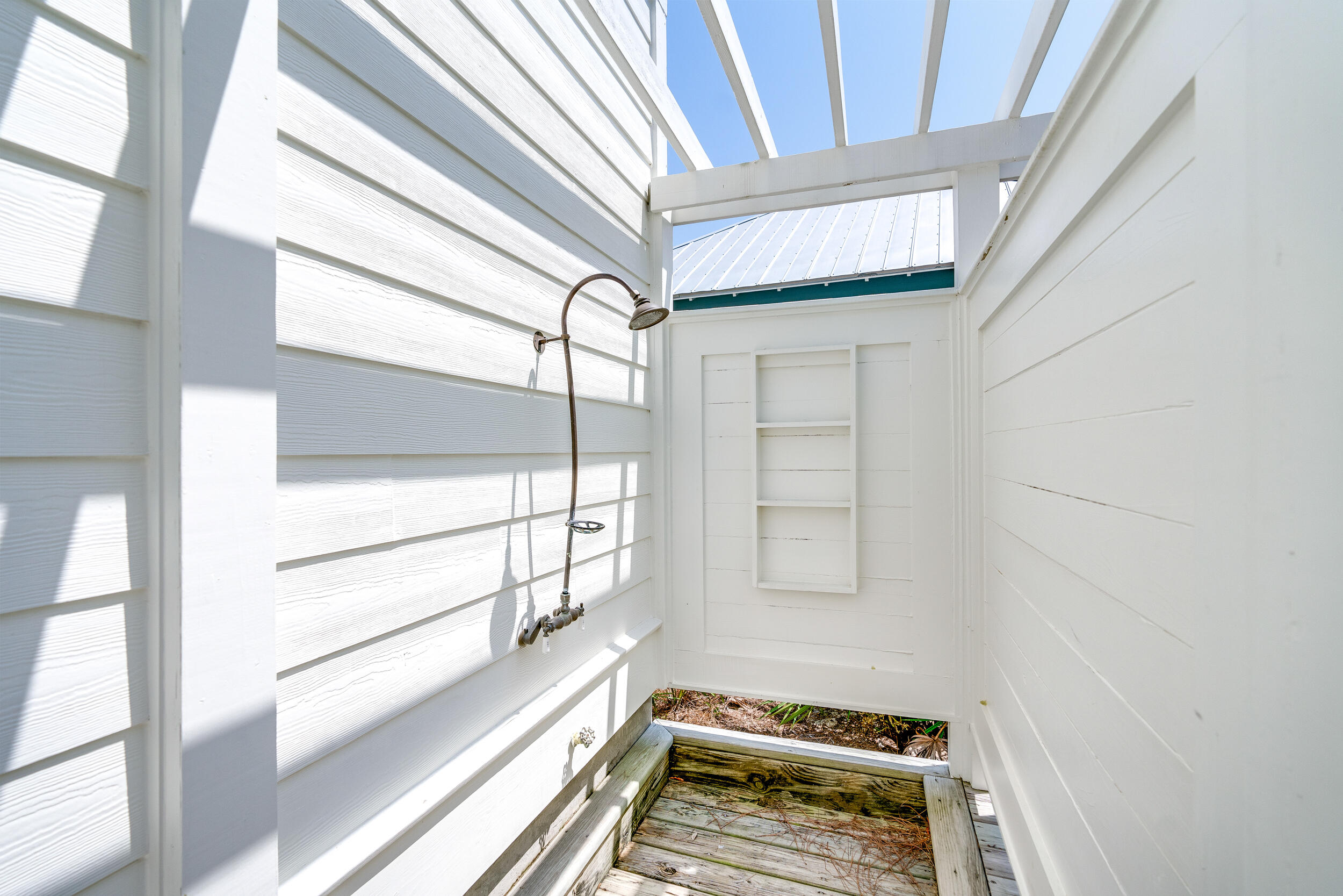 LAKEWOOD ESTATES - Residential