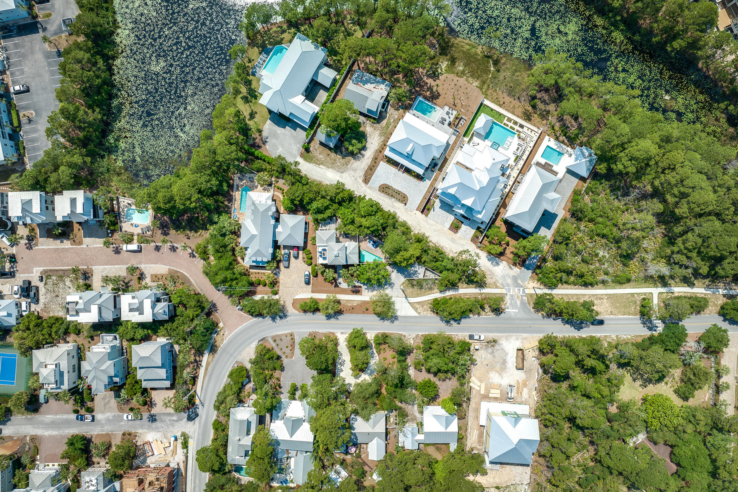 LAKEWOOD ESTATES - Residential