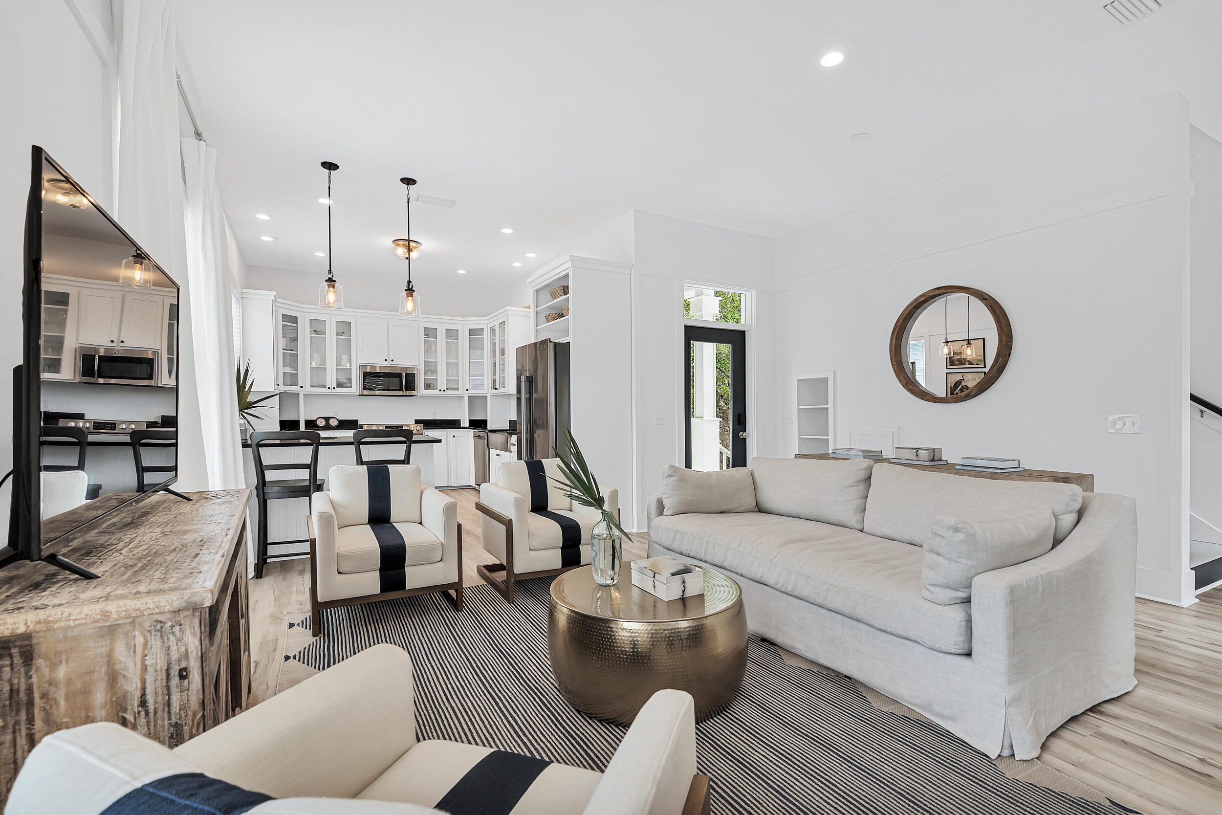 LAKEWOOD ESTATES - Residential