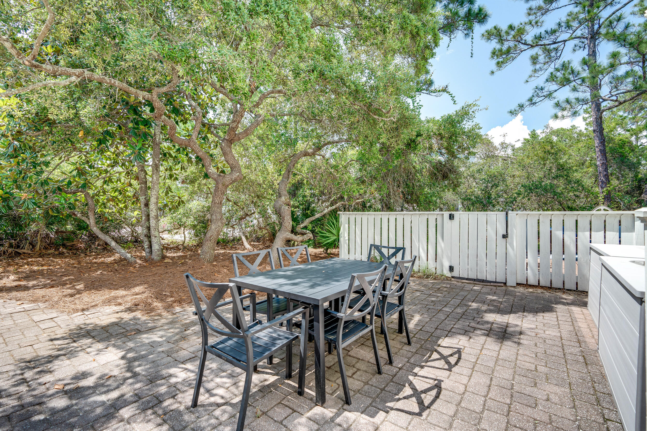 LAKEWOOD ESTATES - Residential