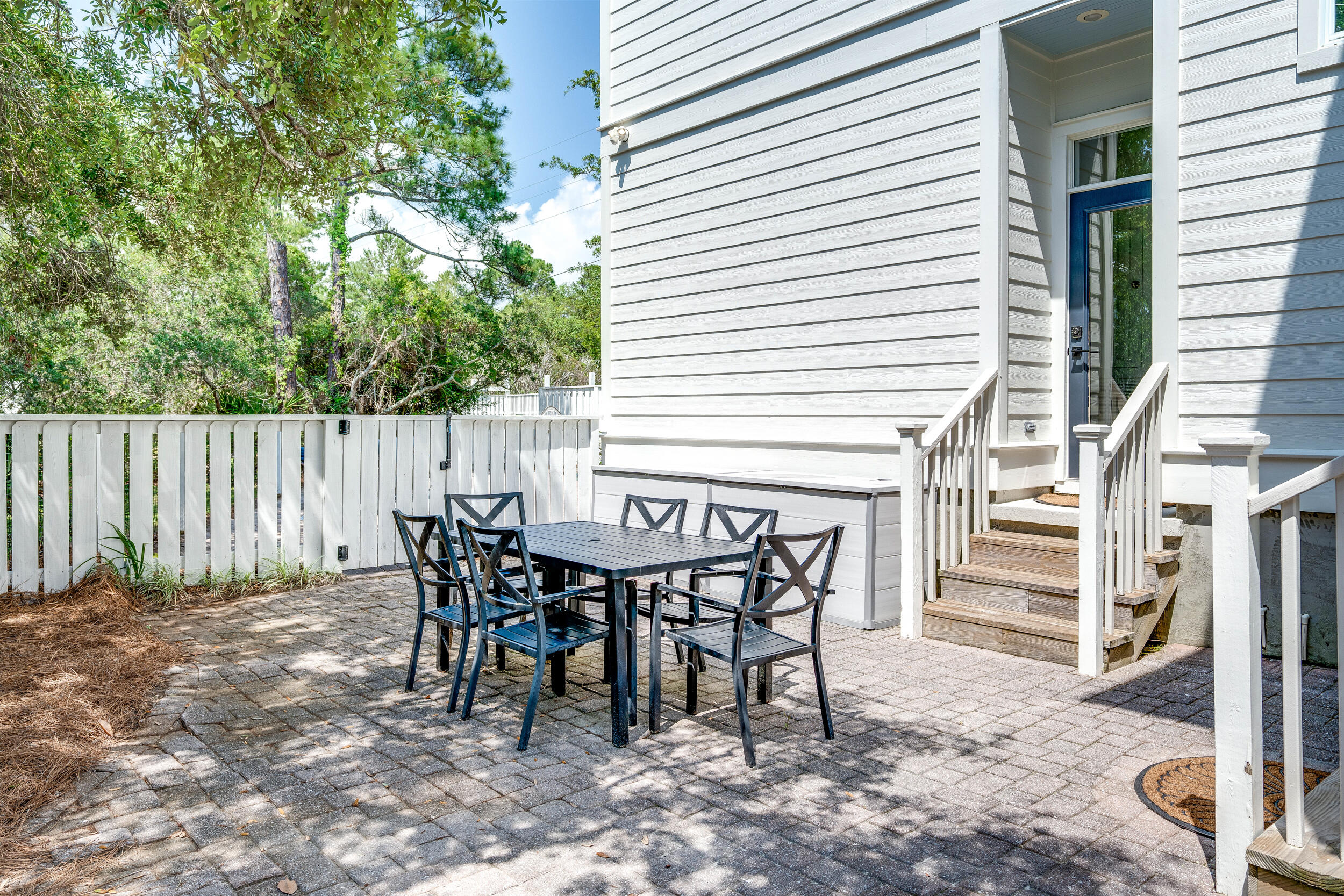 LAKEWOOD ESTATES - Residential