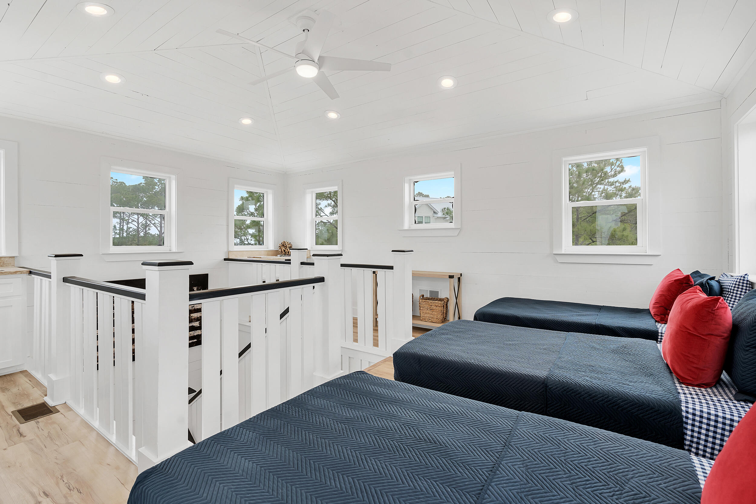LAKEWOOD ESTATES - Residential