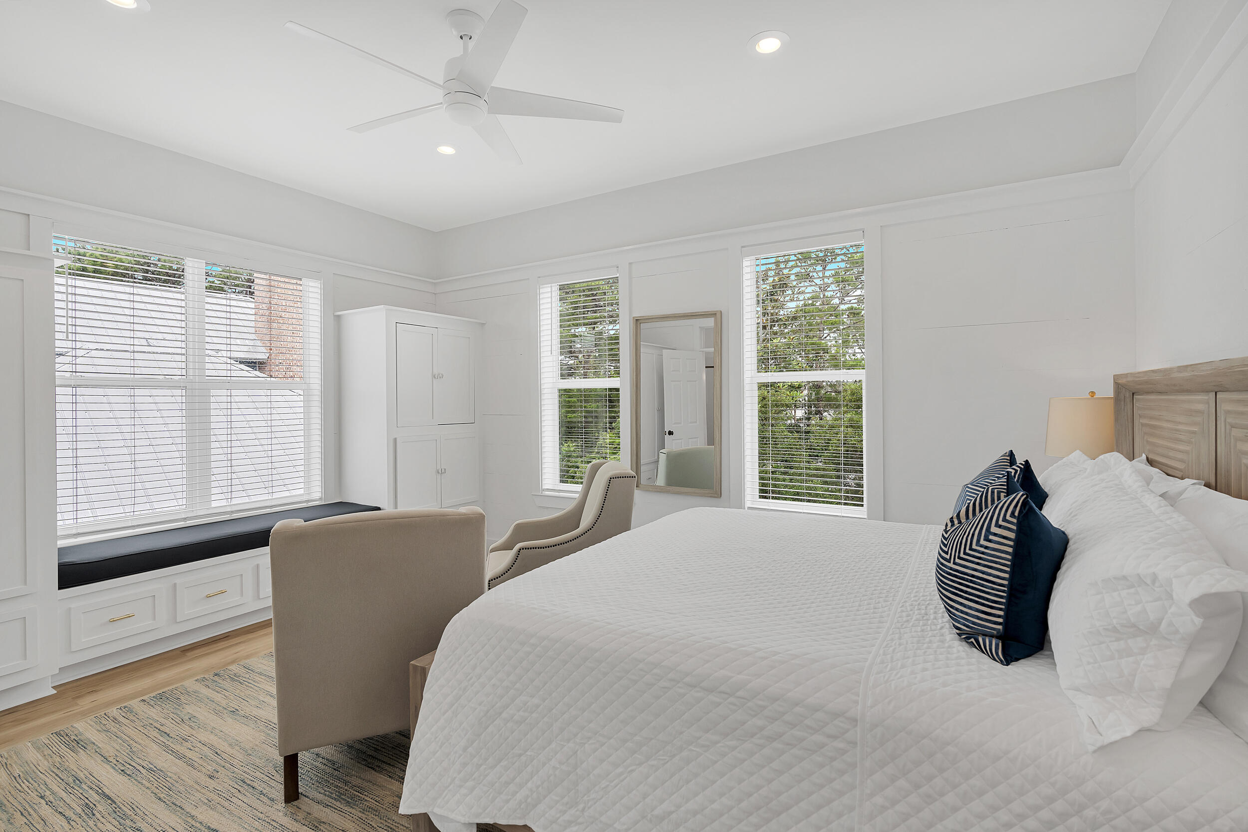 LAKEWOOD ESTATES - Residential