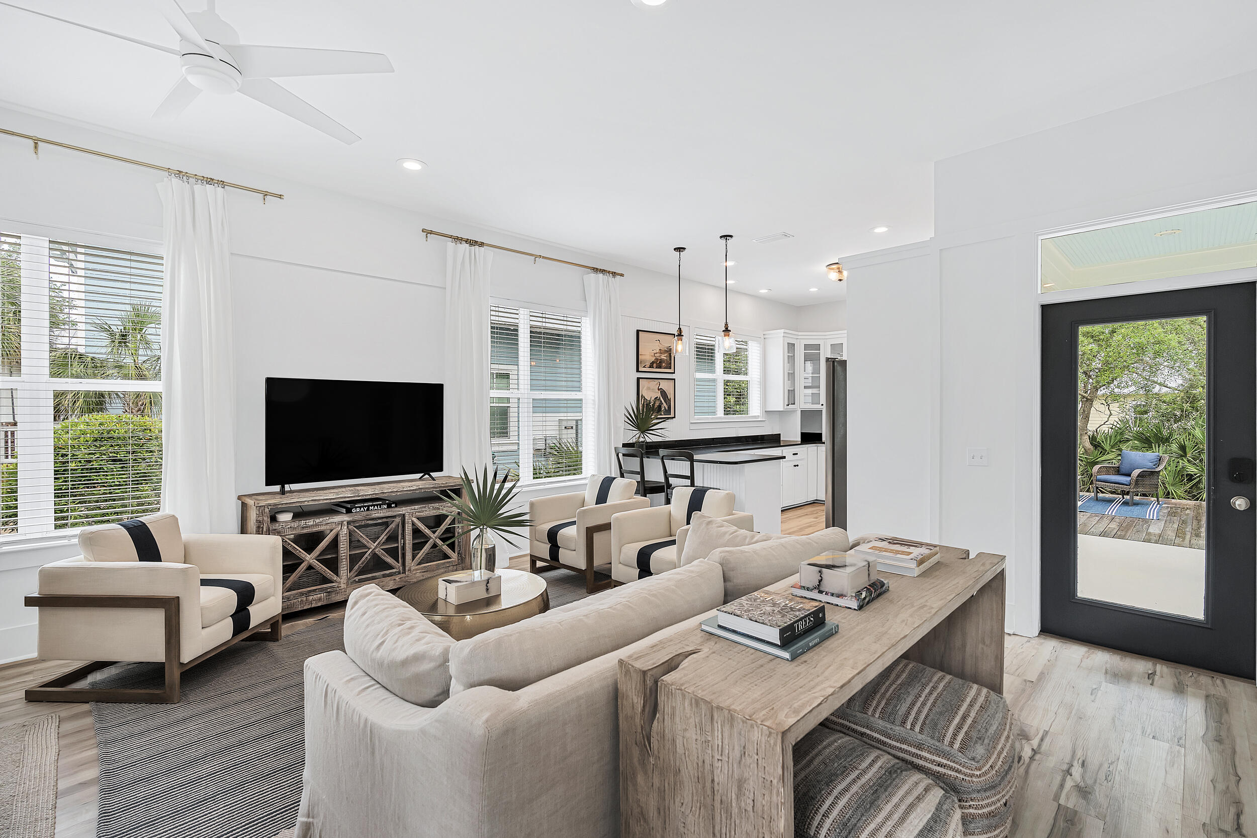 LAKEWOOD ESTATES - Residential