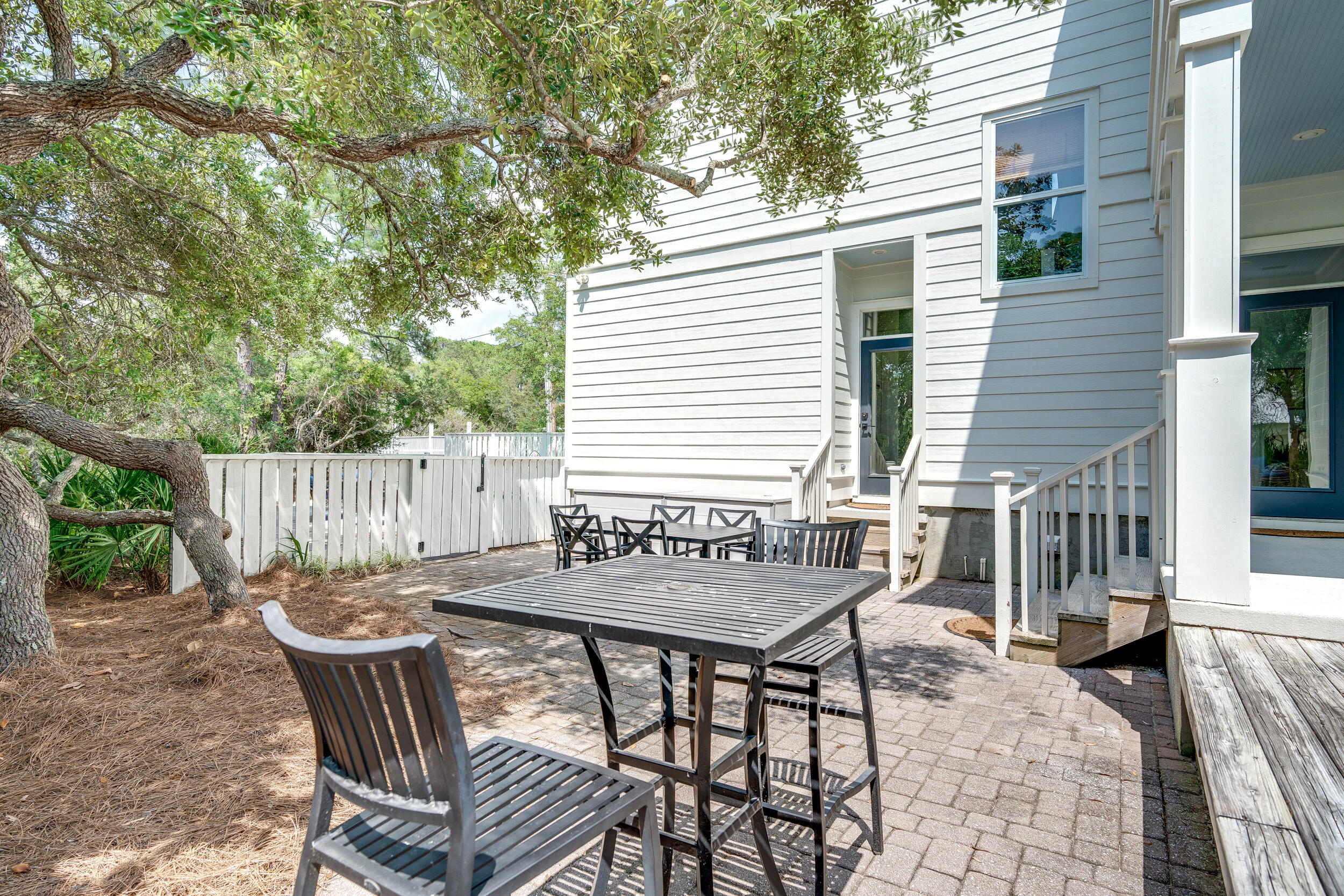 LAKEWOOD ESTATES - Residential