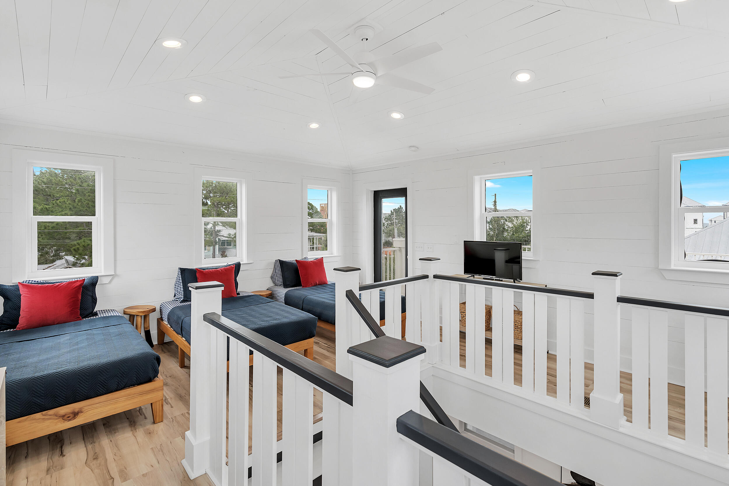 LAKEWOOD ESTATES - Residential