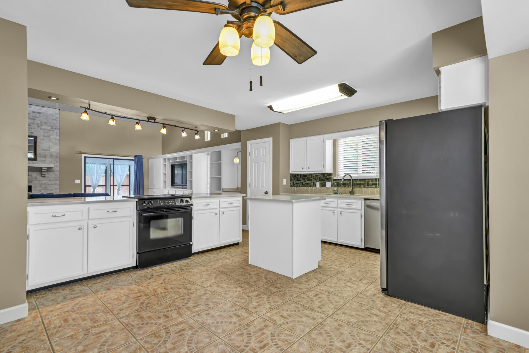 TANGLEWOOD S/D 2ND ADDN - Residential