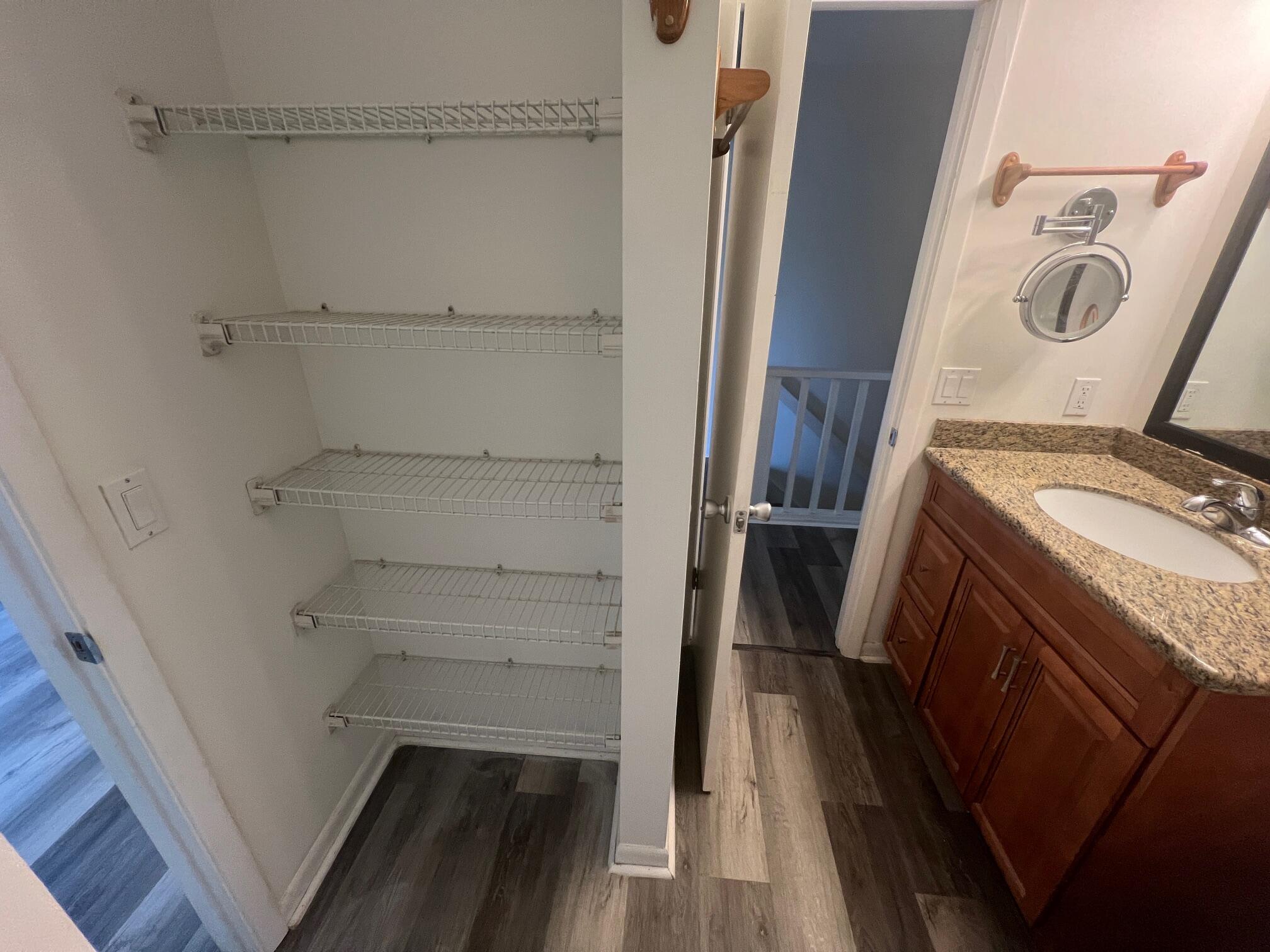 BIENVILLE SQUARE T/H - Residential Lease