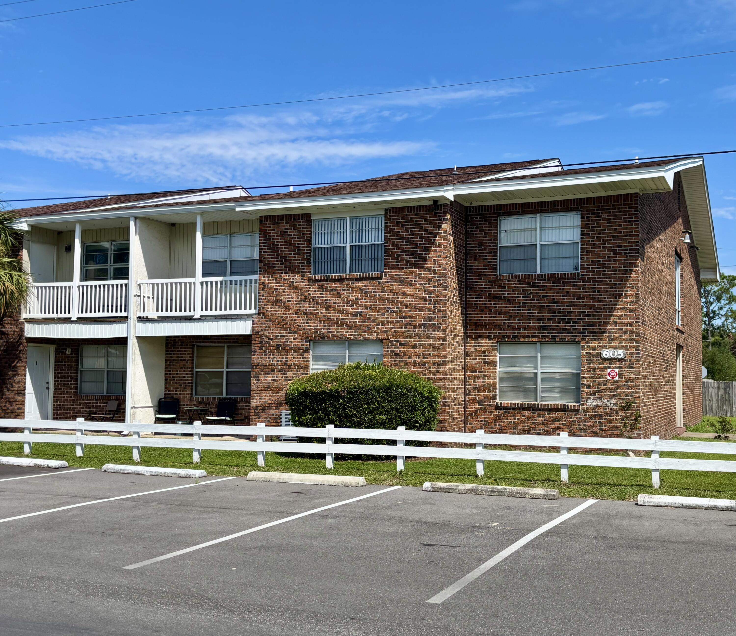 lowest-price 2Br/2Ba in the market! ... split bedroom floorplan ... DIY option -- choose your own interior materials and colors ... Fair Oaks Village is conveniently located betwixt Beal Parkway and Racetrack Road and Eglin Parkway ... convenient to Wright Elementary and Pryor Middle School and Choctawhatchee High School ... Pool: enjoy the pool ... Beach: 10-minute drive to the Okaloosa Island beach