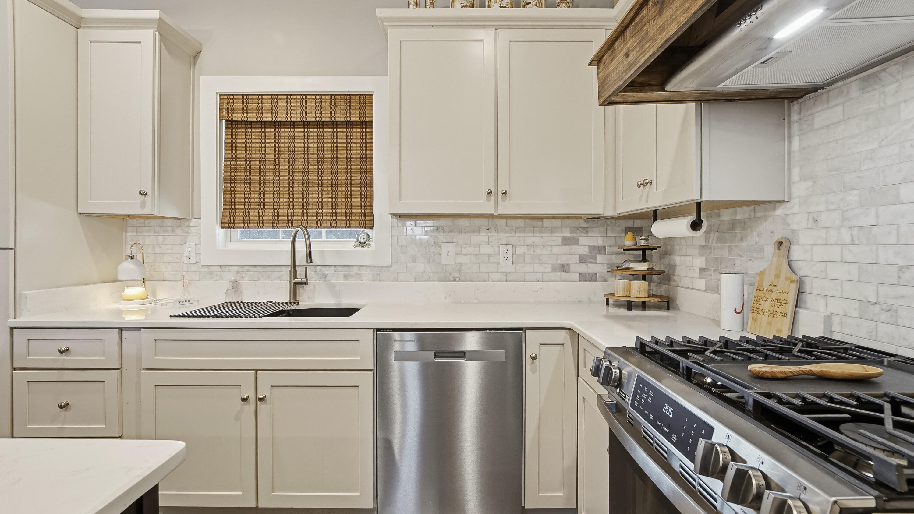 Adams Sub - 1st Add - Residential