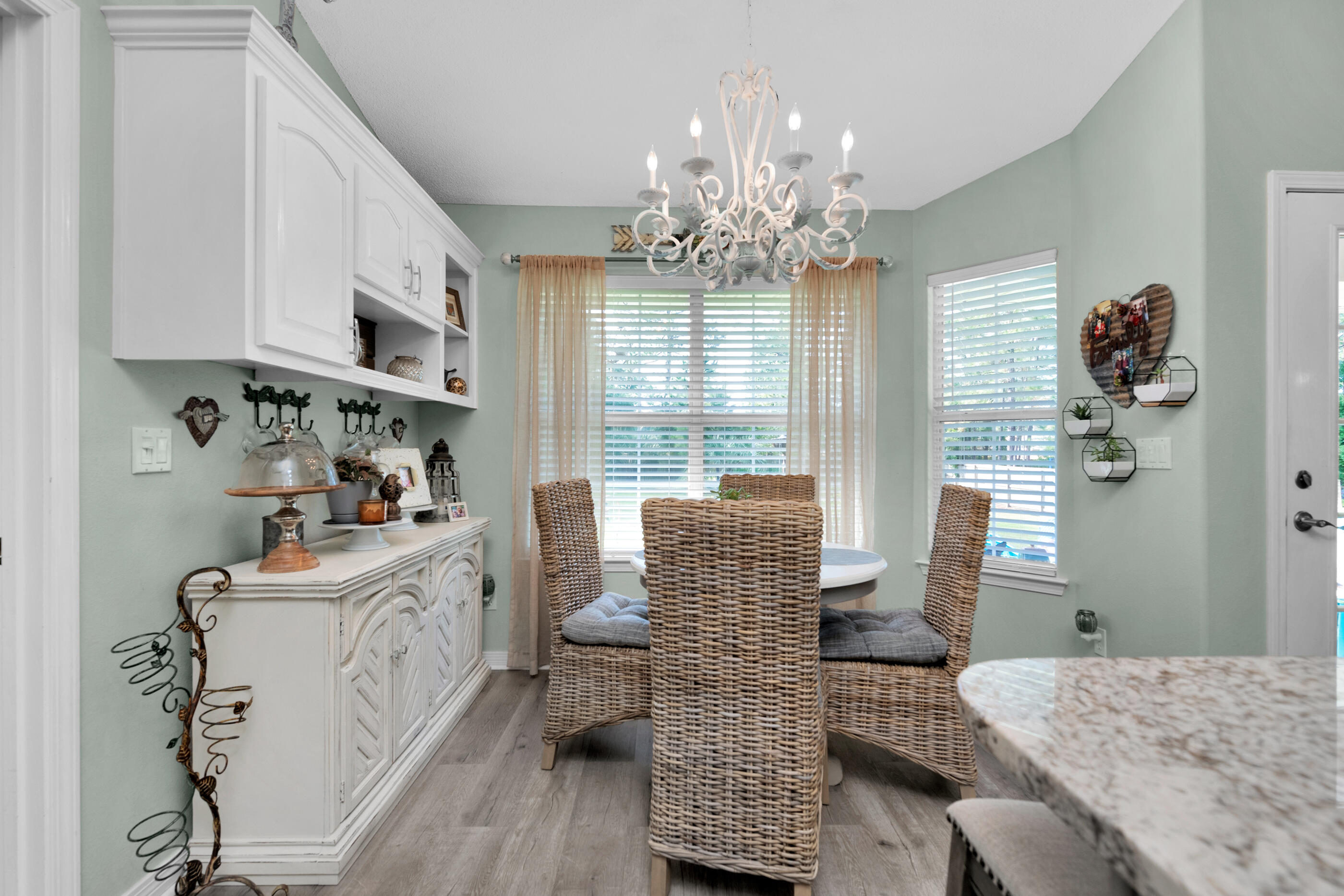 HOLLEY BY THE SEA - Residential