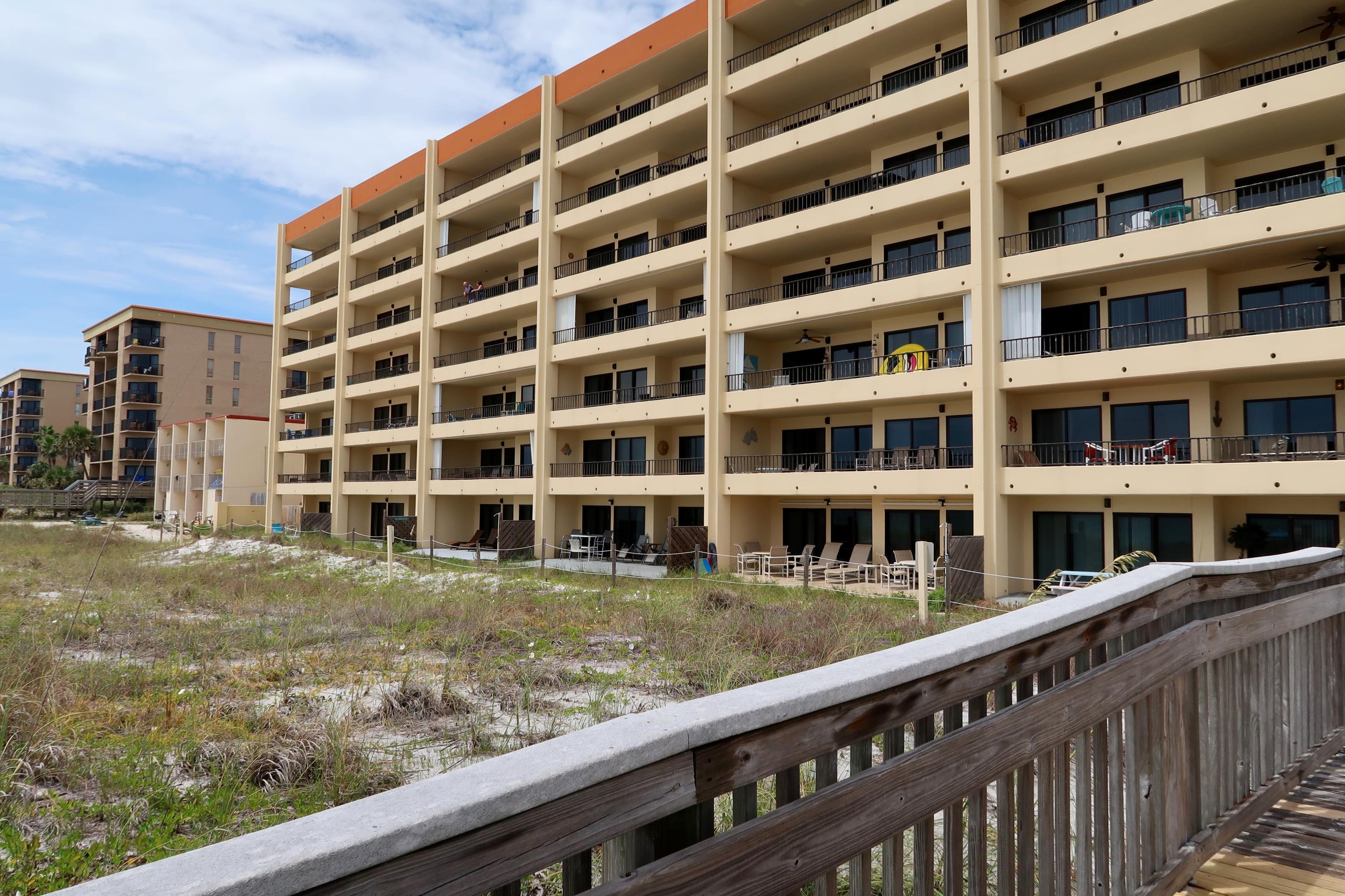 SURF DWELLER CONDO - Residential
