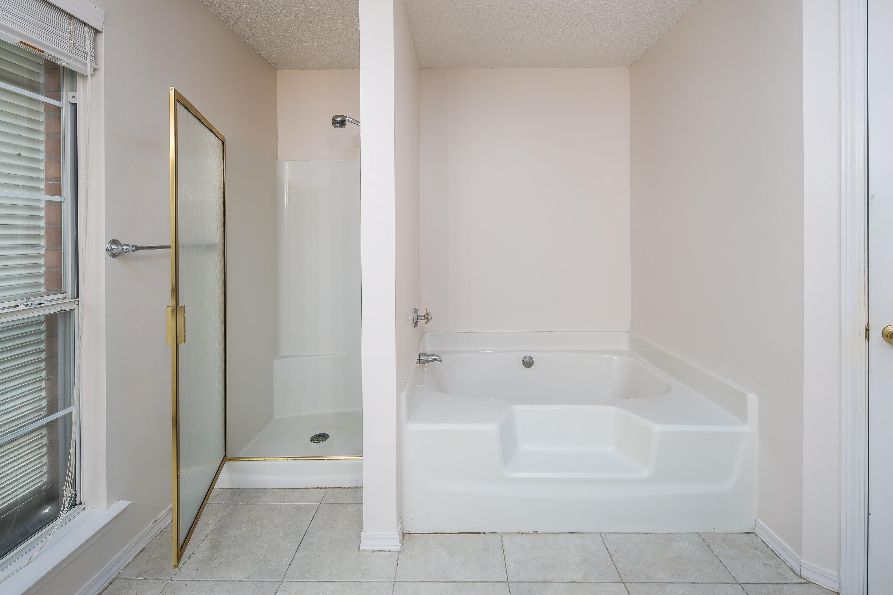 SPANISH TRACE ESTATES - Residential