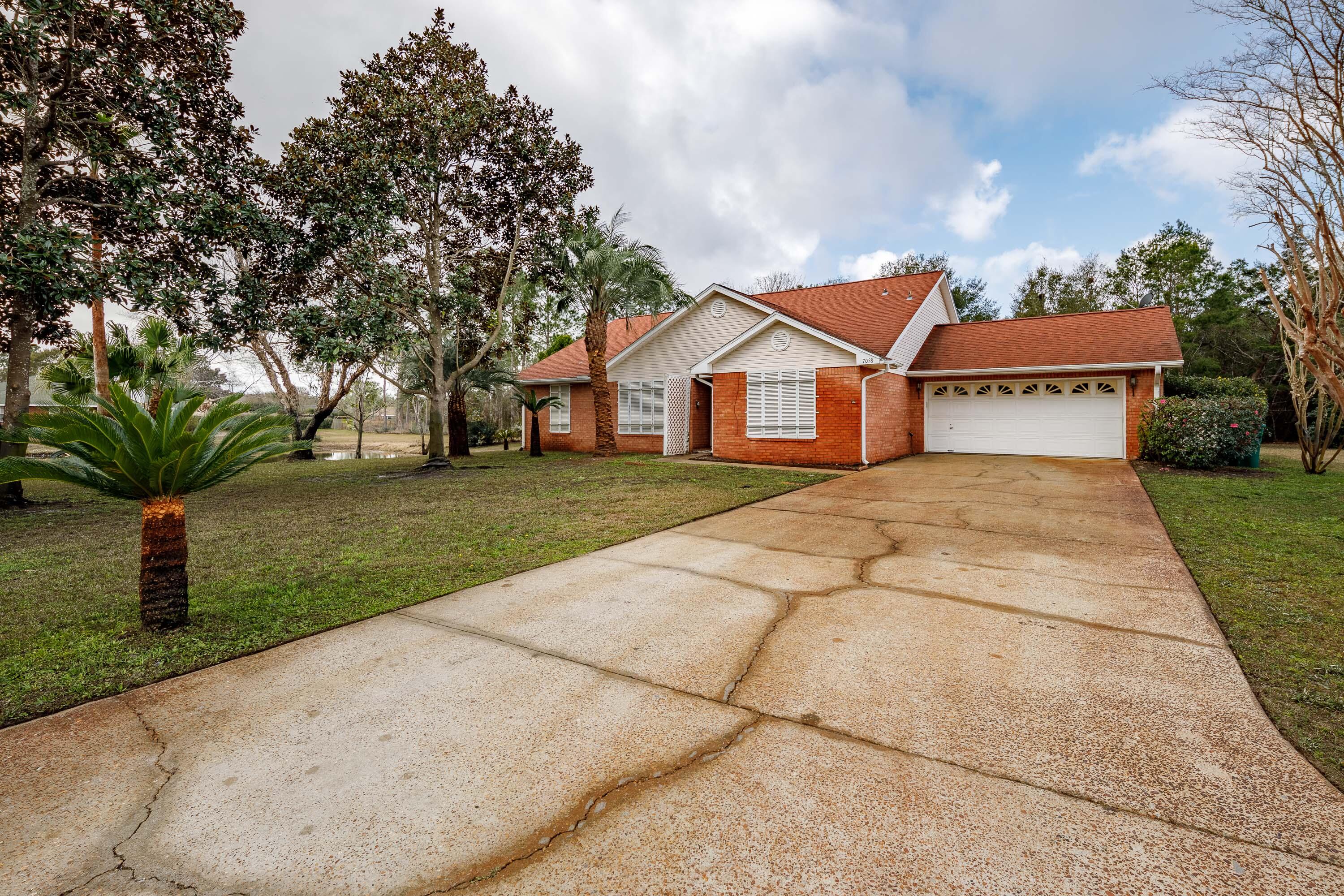 SPANISH TRACE ESTATES - Residential