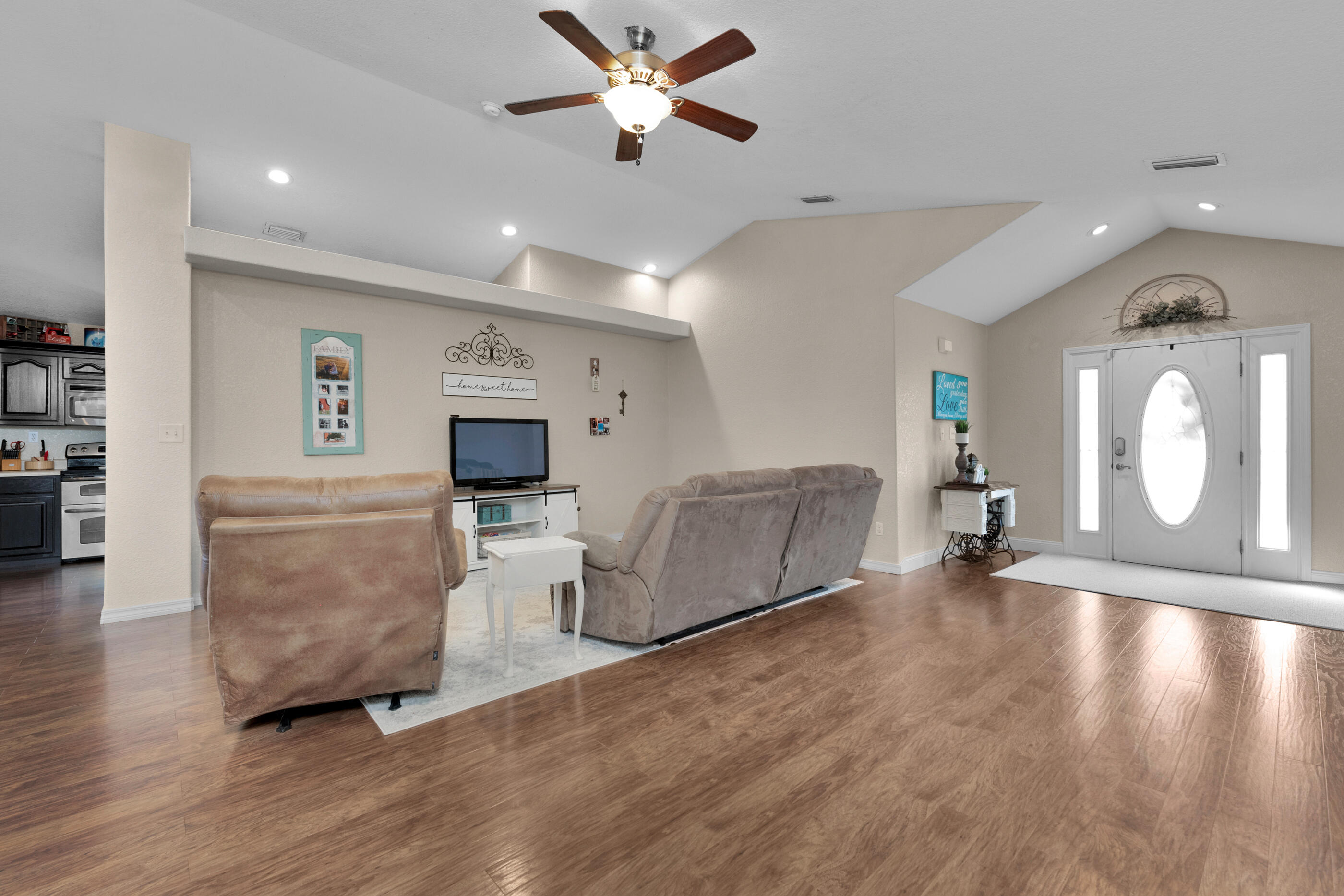 CORONADO VILLAGE PH 1 - Residential
