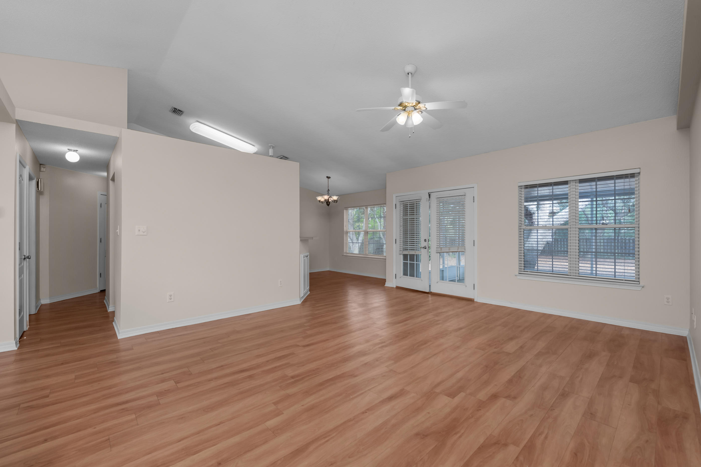 ROBLEDAL ESTATES UNIT 5 - Residential