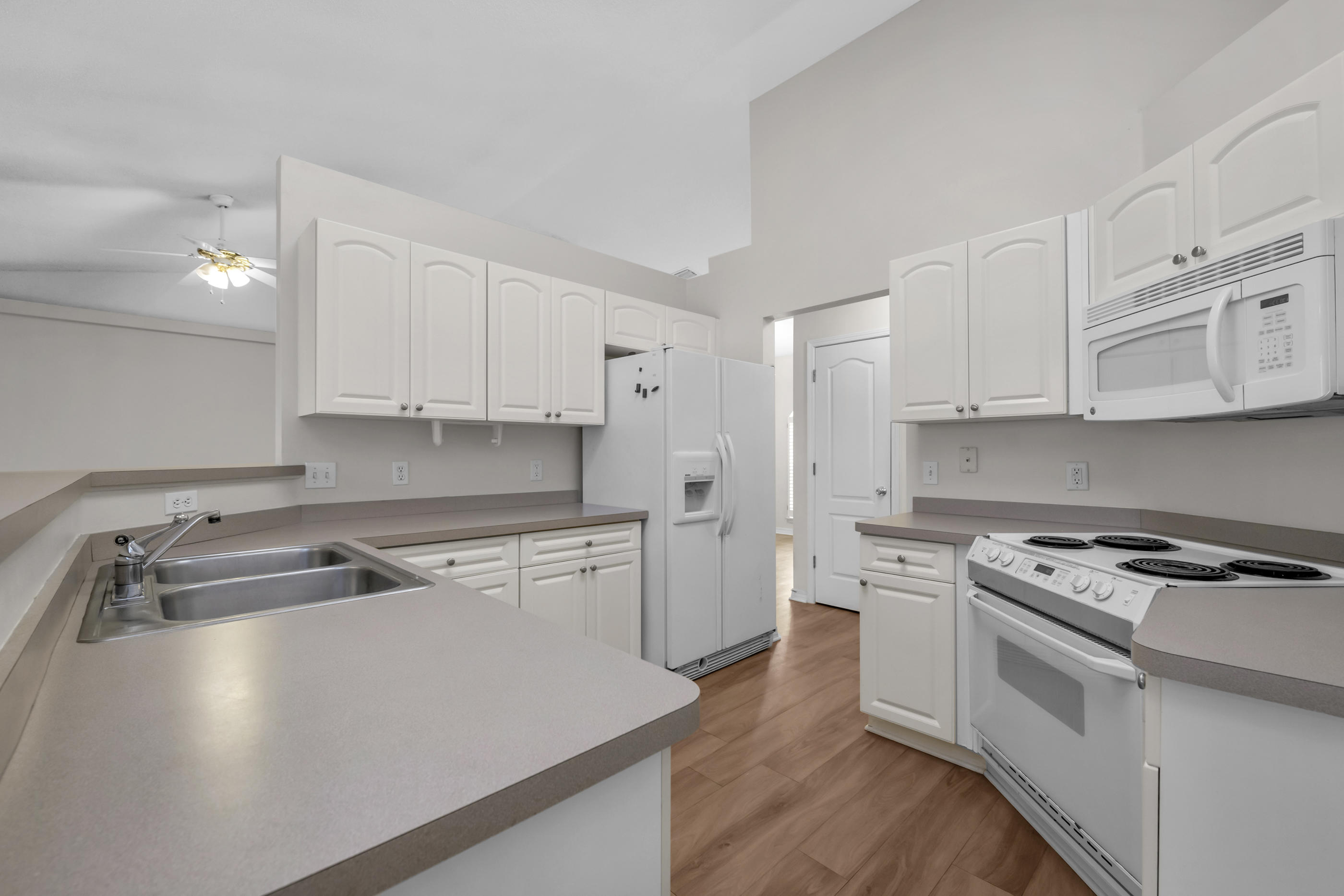 ROBLEDAL ESTATES UNIT 5 - Residential