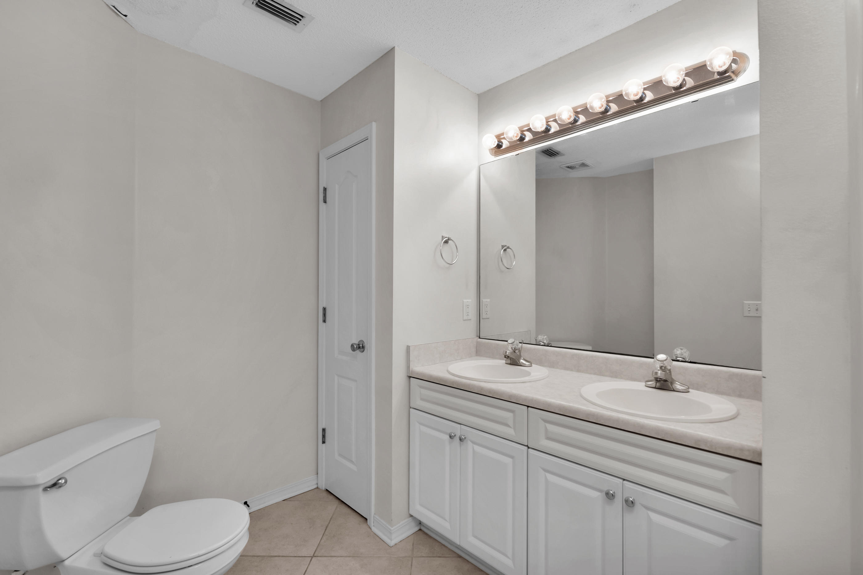 ROBLEDAL ESTATES UNIT 5 - Residential