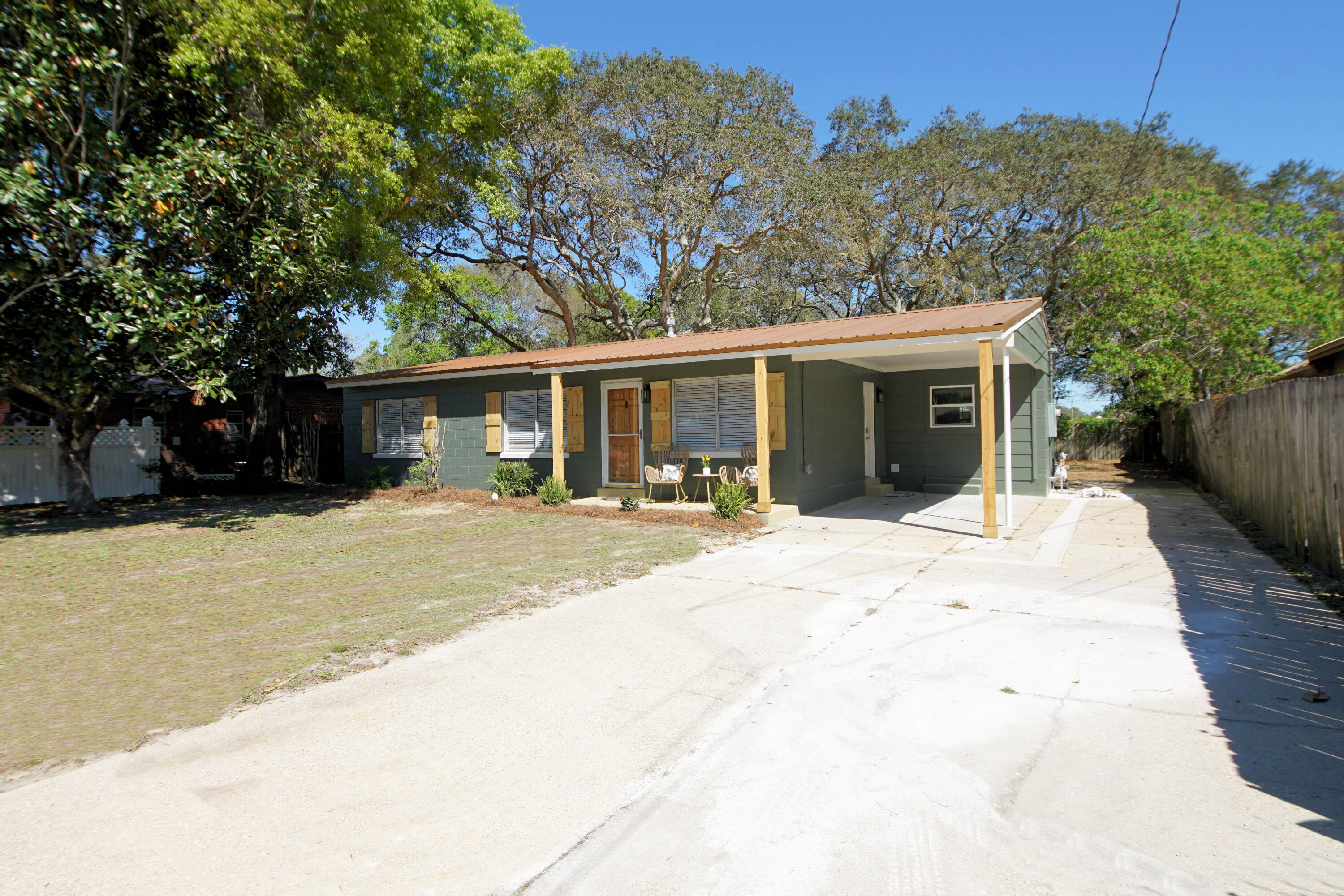 GARNIERS BEACH 7TH - Residential