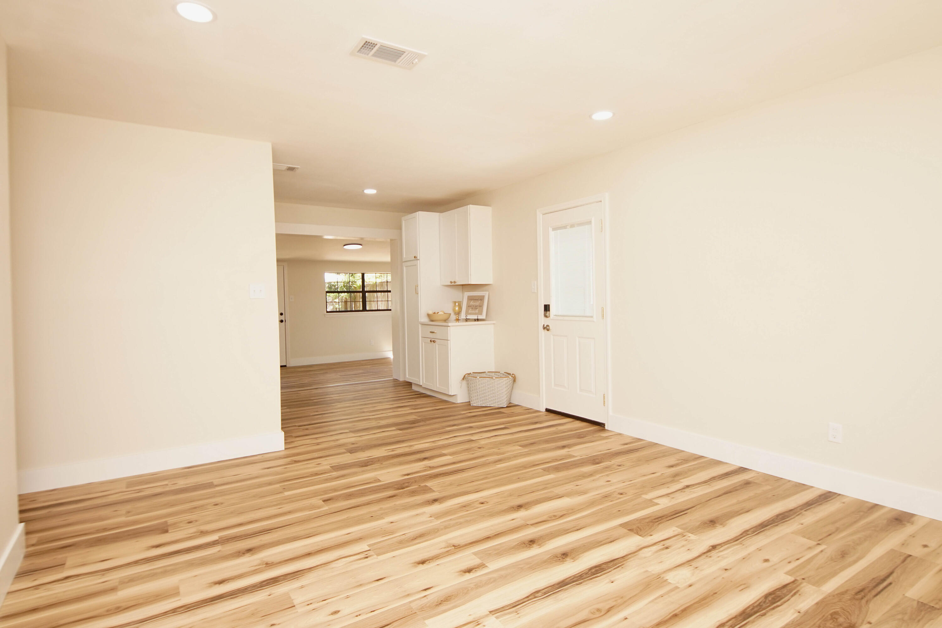 GARNIERS BEACH 7TH - Residential