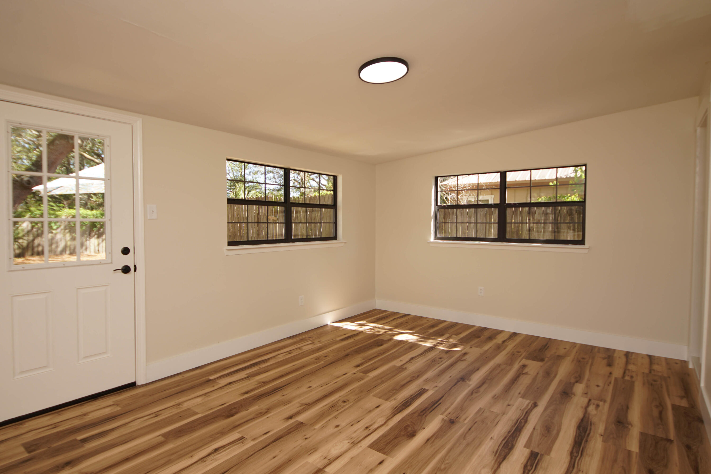 GARNIERS BEACH 7TH - Residential