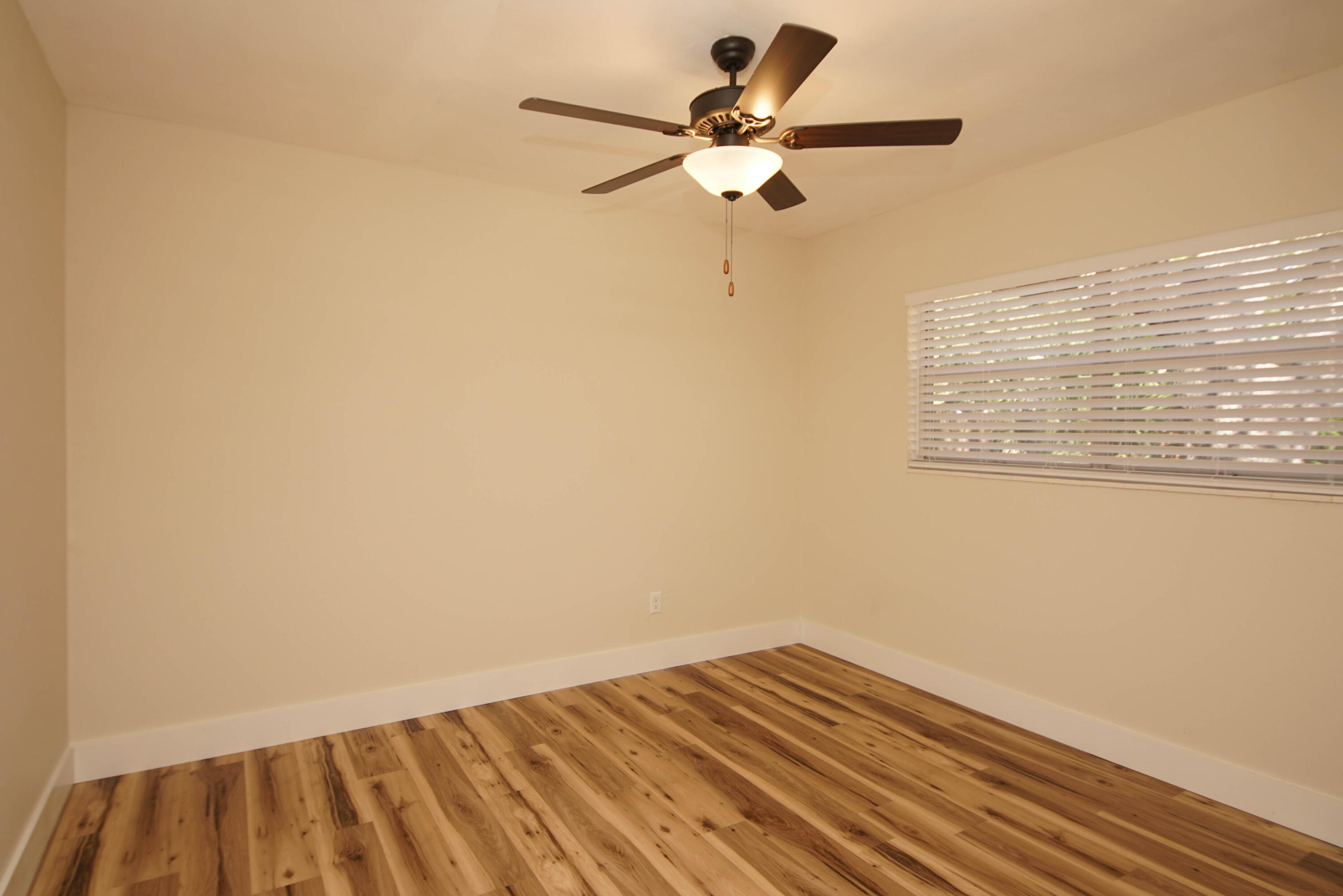 GARNIERS BEACH 7TH - Residential