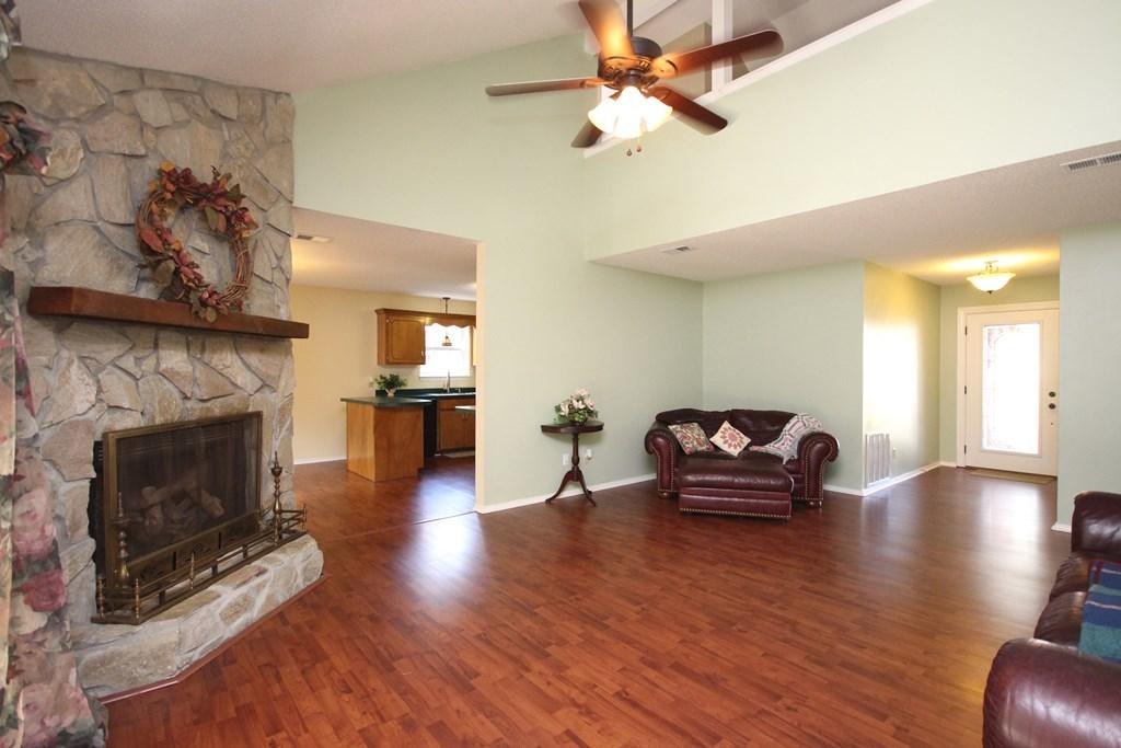 PARKWOOD SQUARE PH 2 - Residential